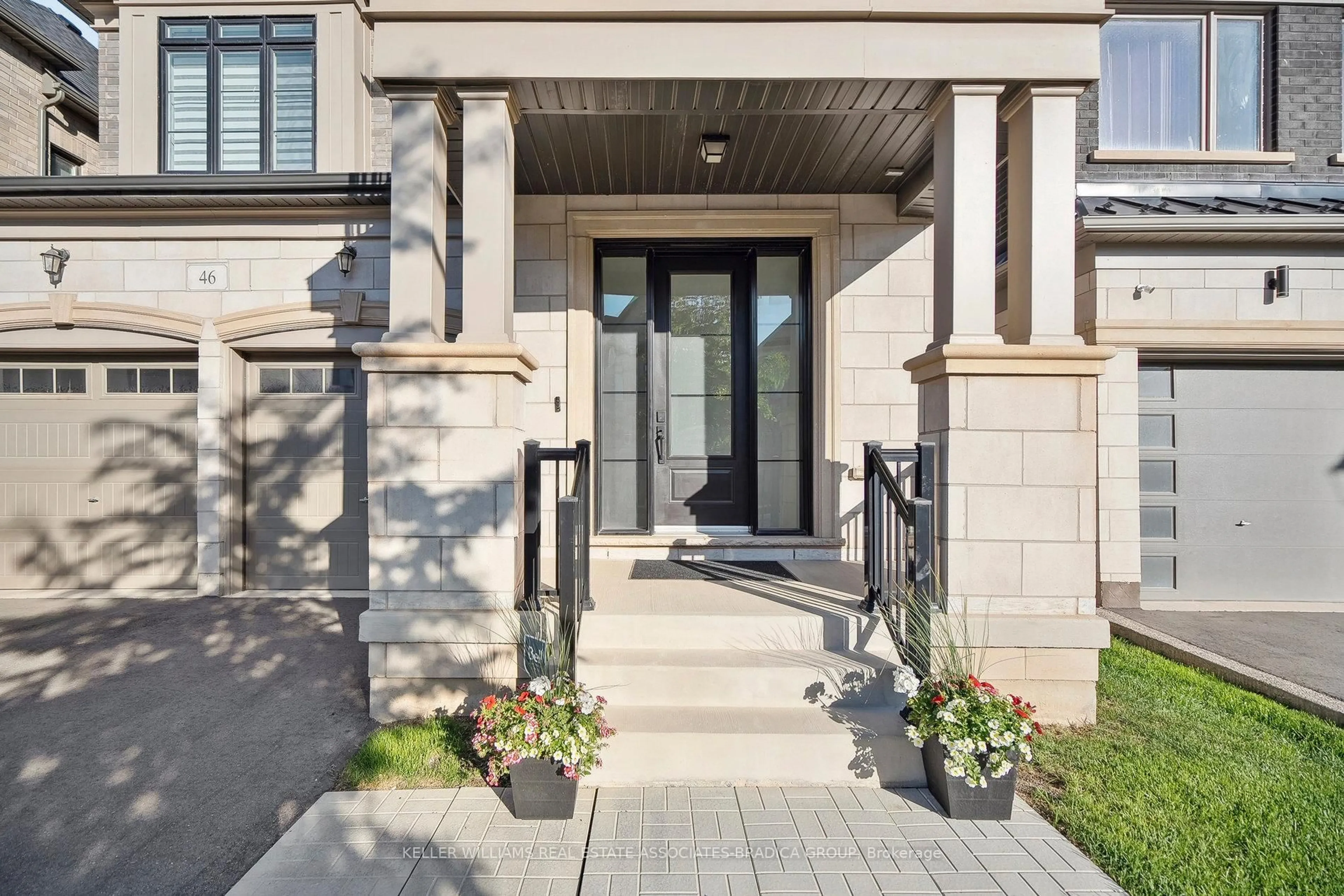 Indoor entryway for 46 Boulton Tr, Oakville Ontario L6H 0Z9