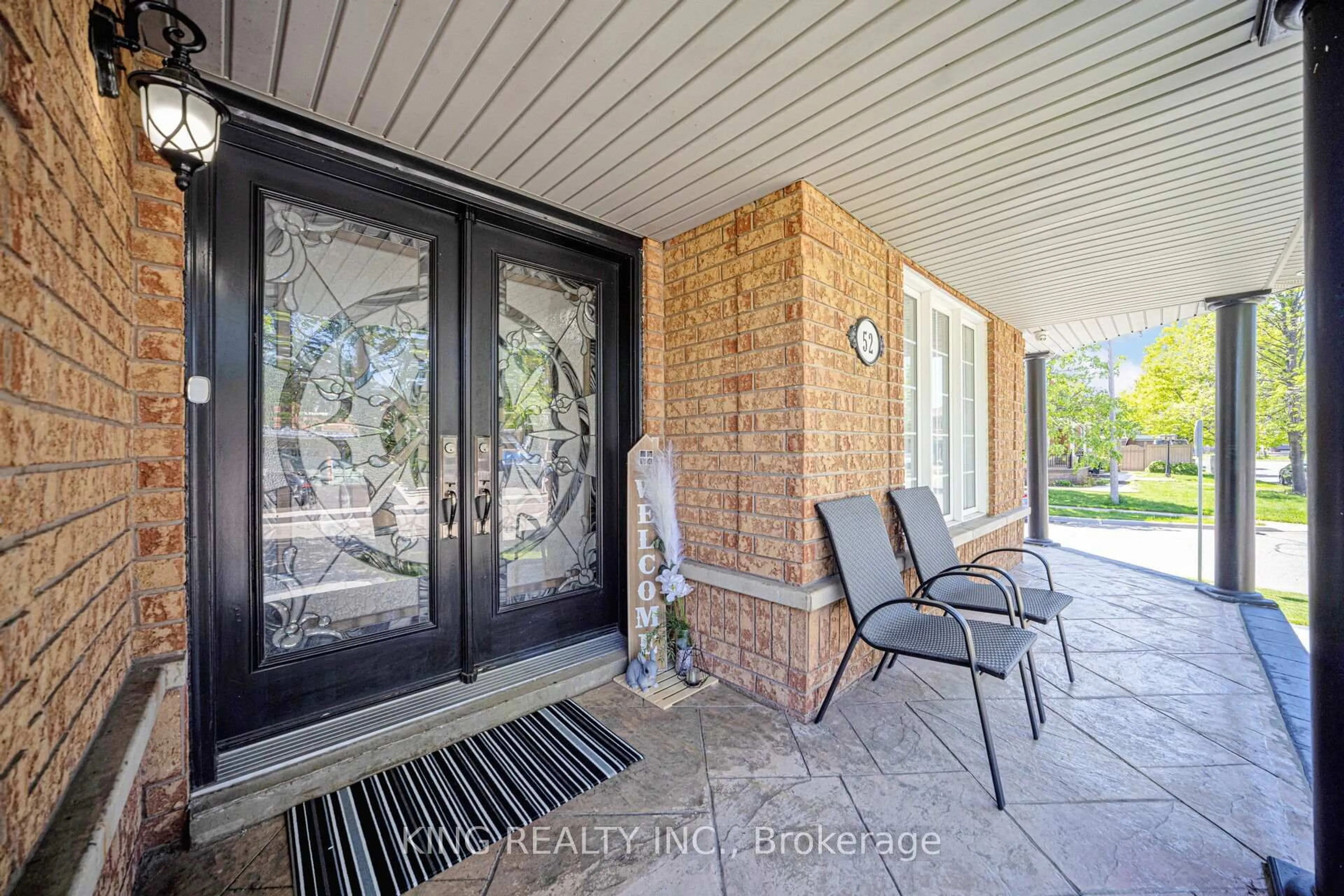 Indoor entryway for 52 Linderwood Dr, Brampton Ontario L7A 1S4