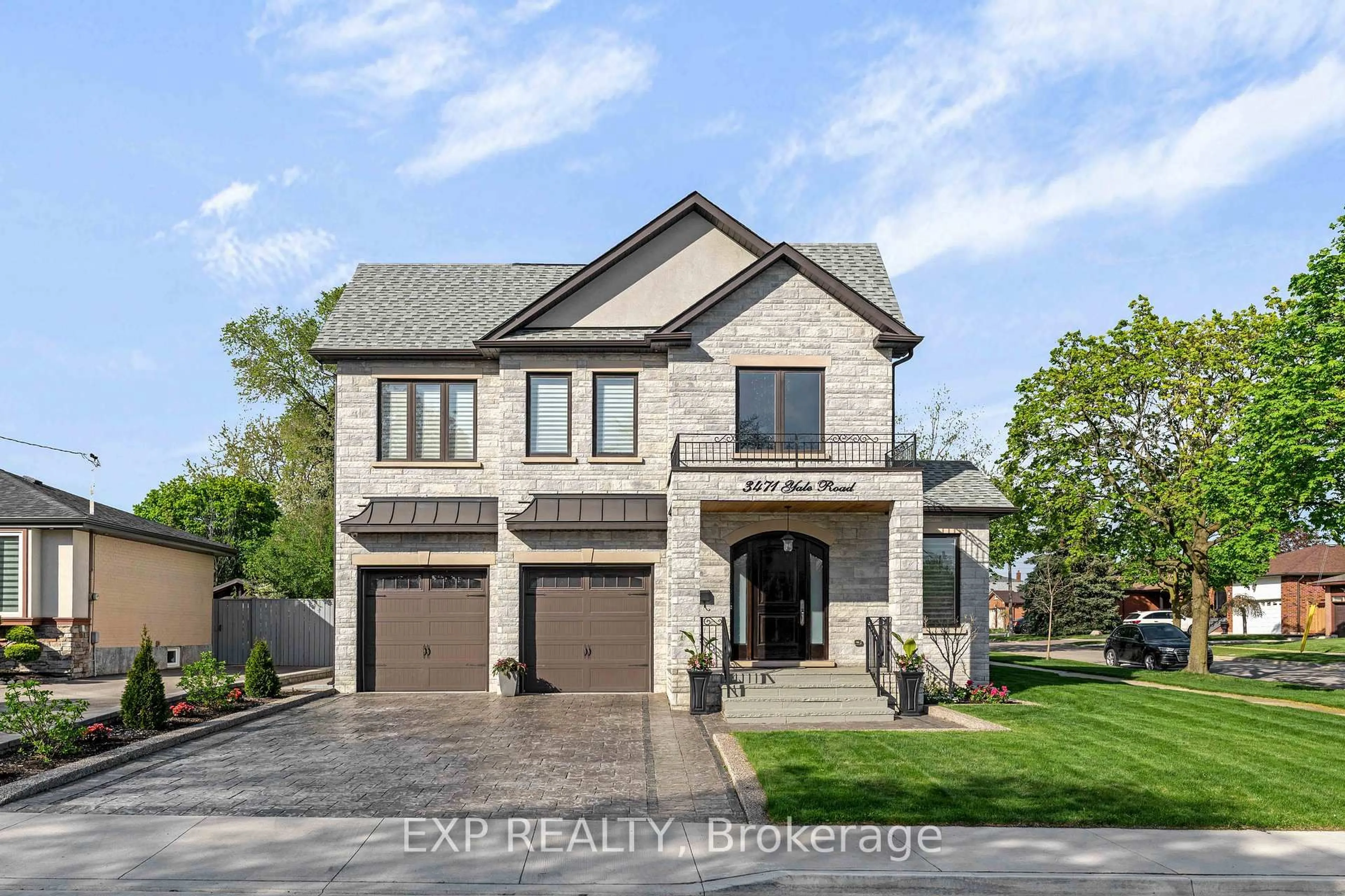 Home with brick exterior material, street for 3471 Yale Rd, Mississauga Ontario L5A 2V4