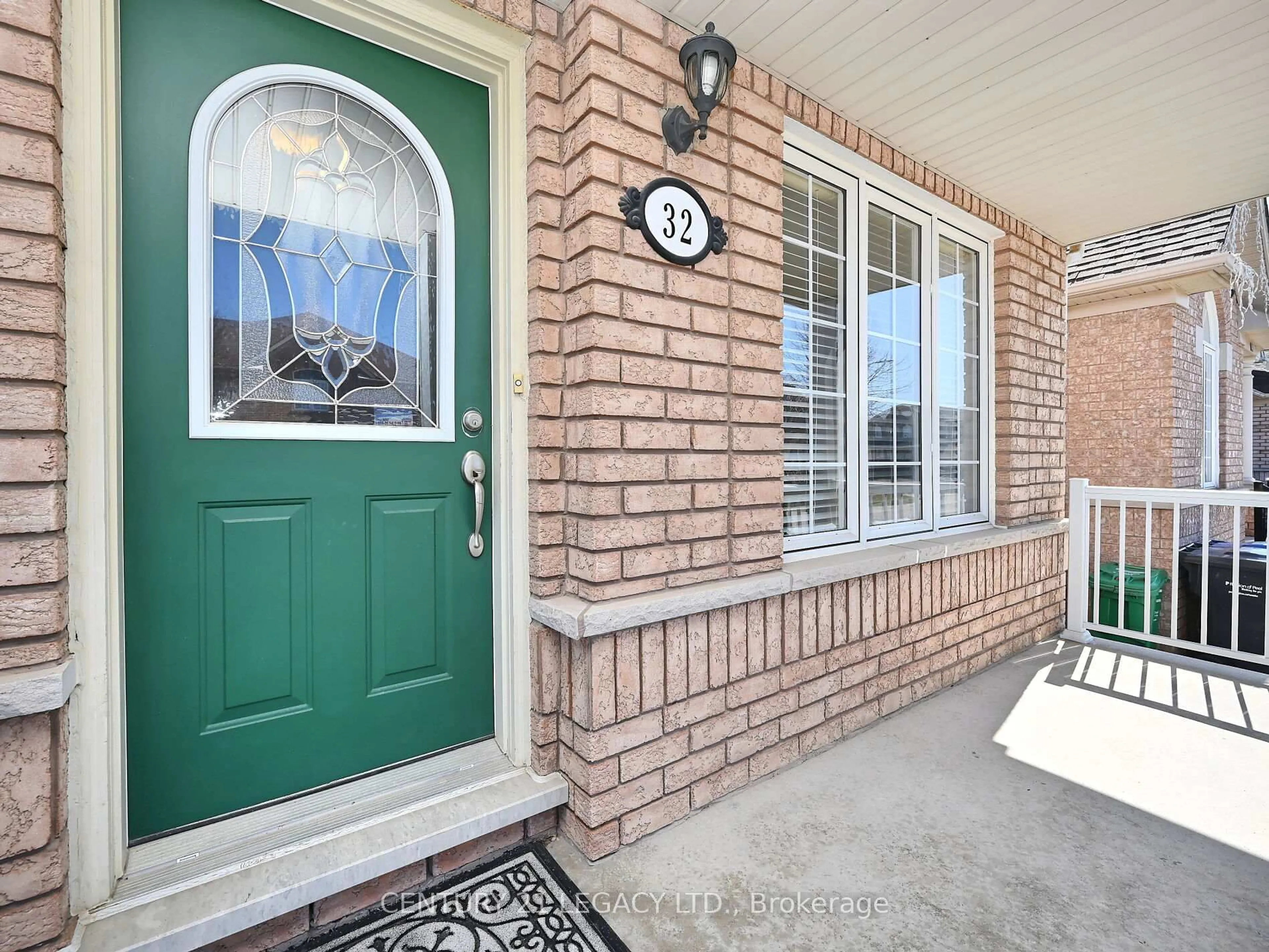 Unknown for 32 Bluewater Cres, Brampton Ontario L7A 2H1