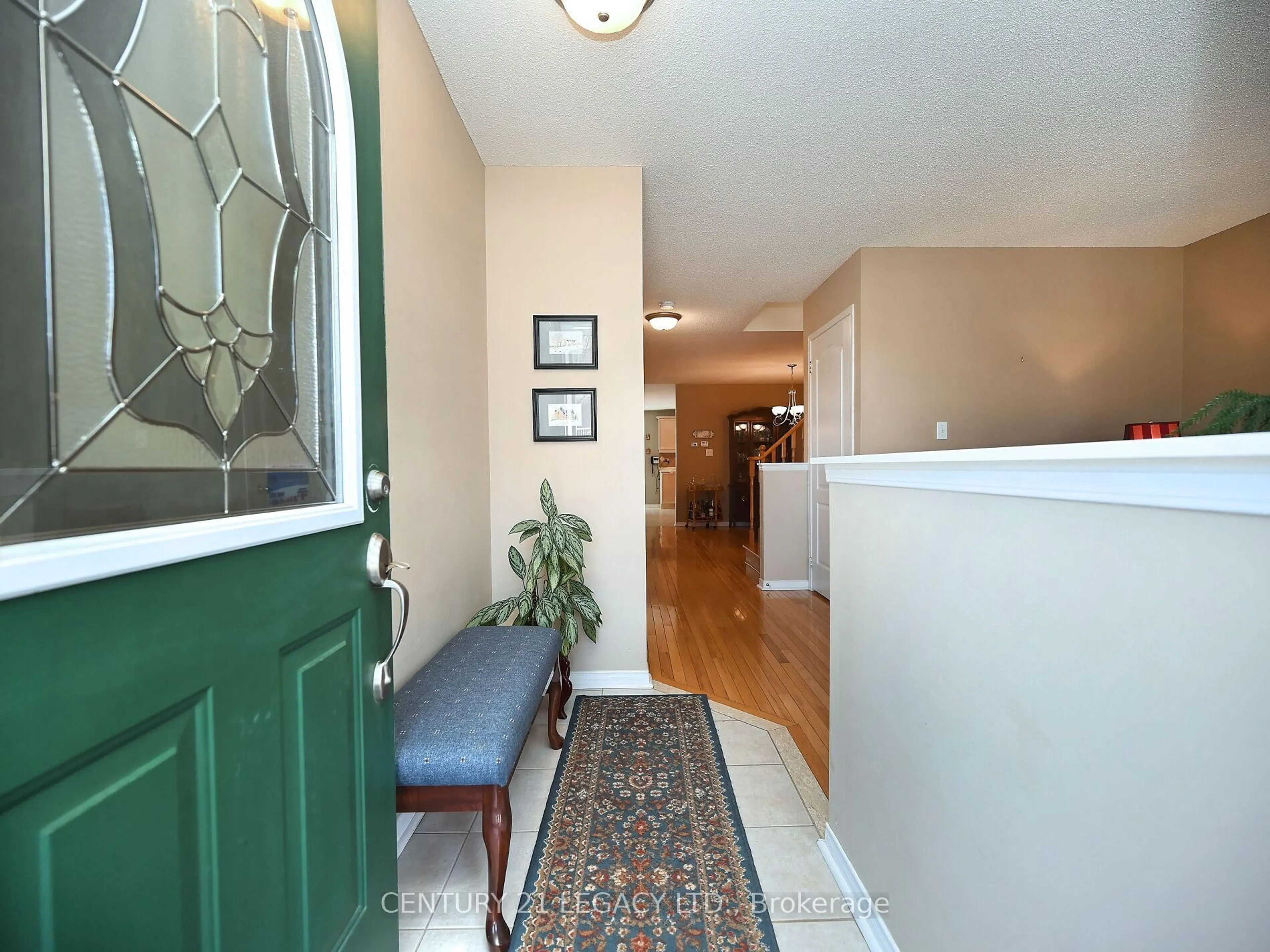 Indoor entryway for 32 Bluewater Cres, Brampton Ontario L7A 2H1