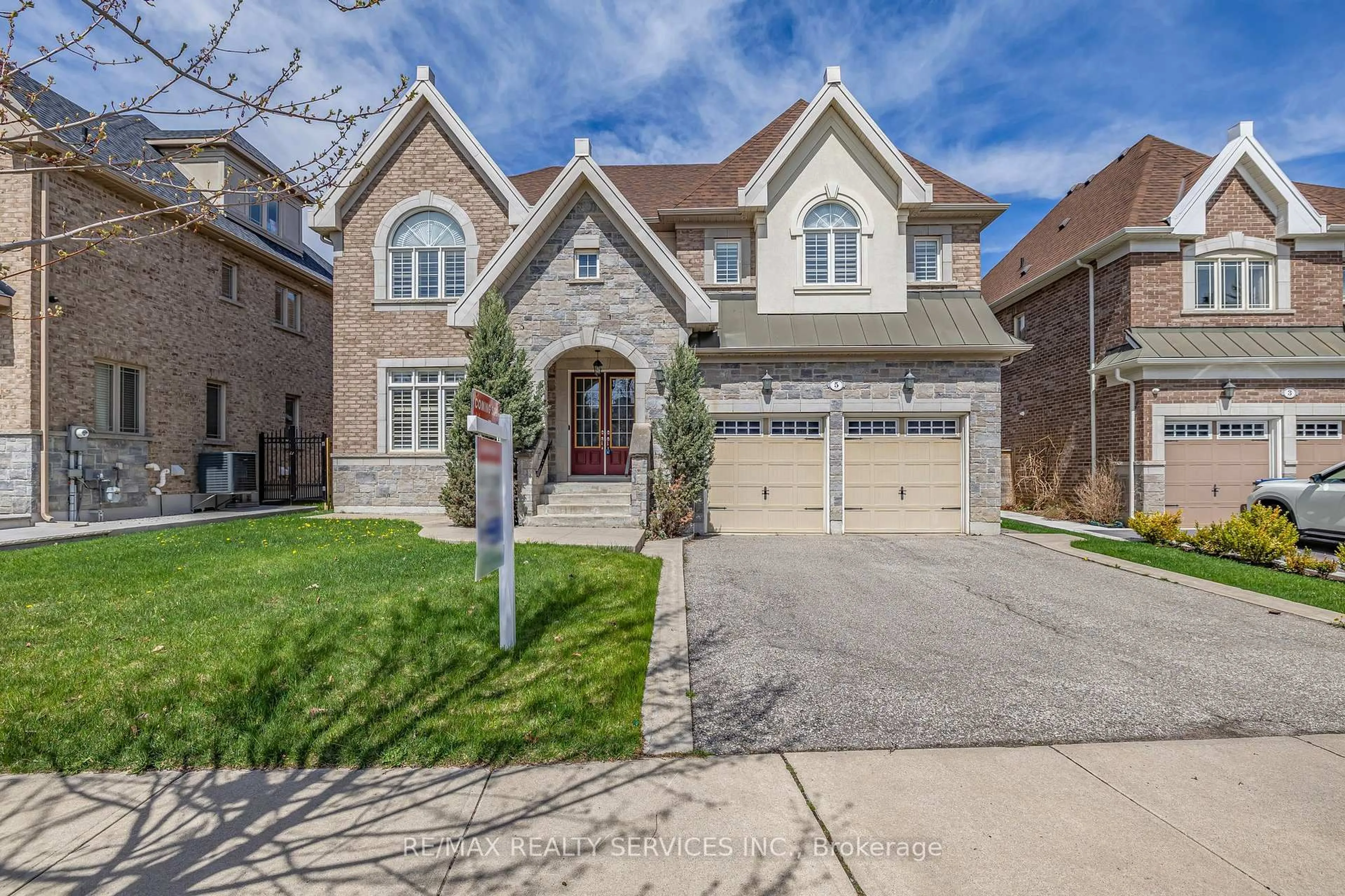 Home with brick exterior material, street for 5 Perth St, Brampton Ontario L6Z 4P3