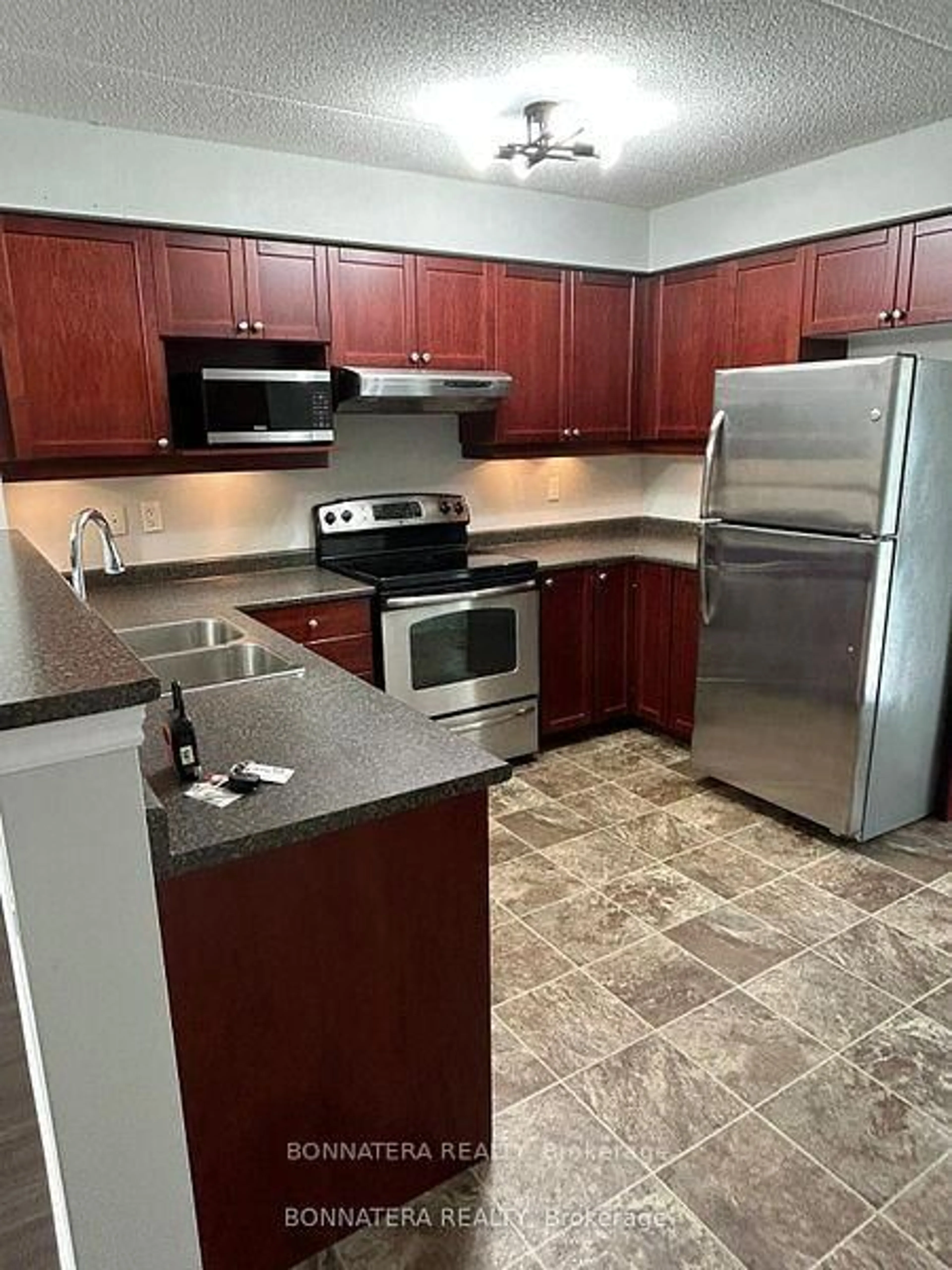 Standard kitchen, unknown for 1350 Main St #112, Milton Ontario L9T 7S7