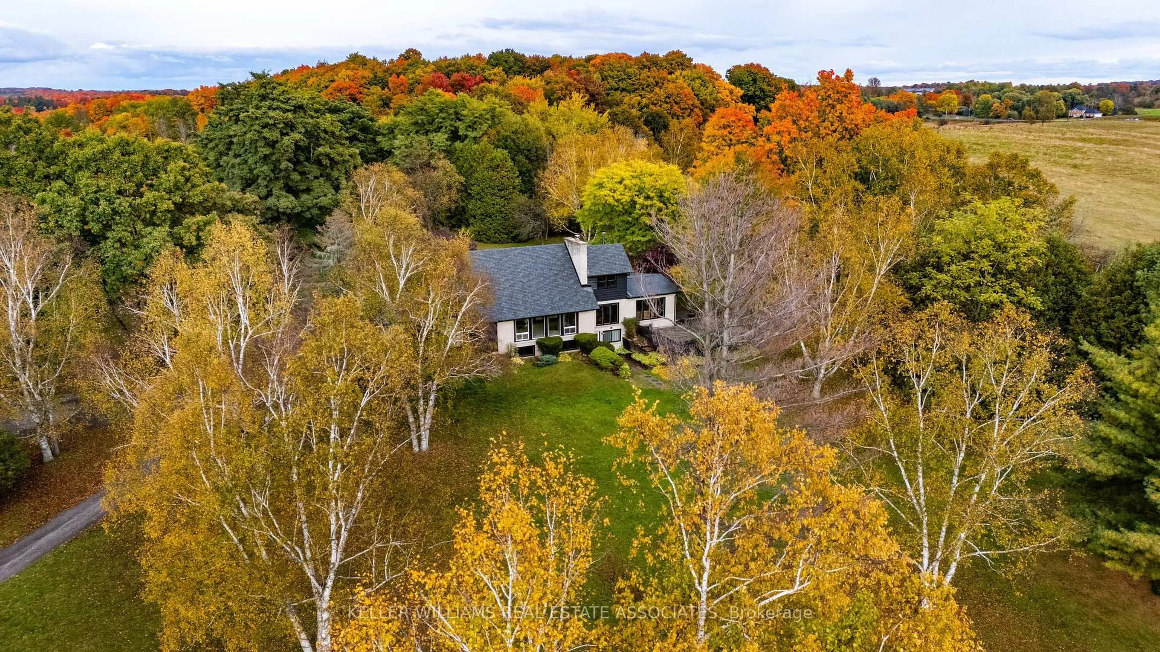 A pic from outside/outdoor area/front of a property/back of a property/a pic from drone, unknown for 15633 Kennedy Rd, Caledon Ontario L7C 2H7