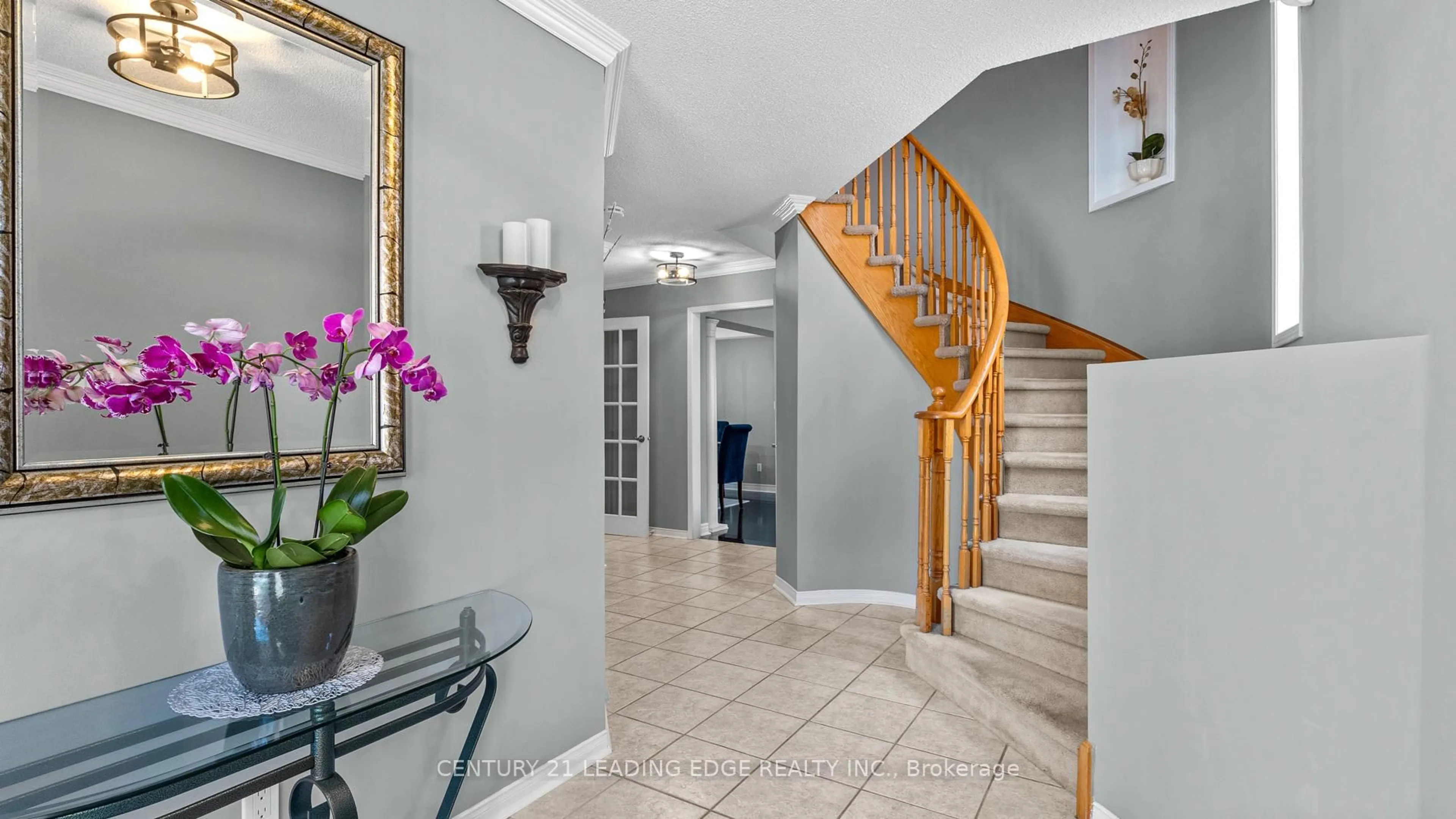 Indoor entryway for 3335 Laburnum Cres, Mississauga Ontario L5N 7M2