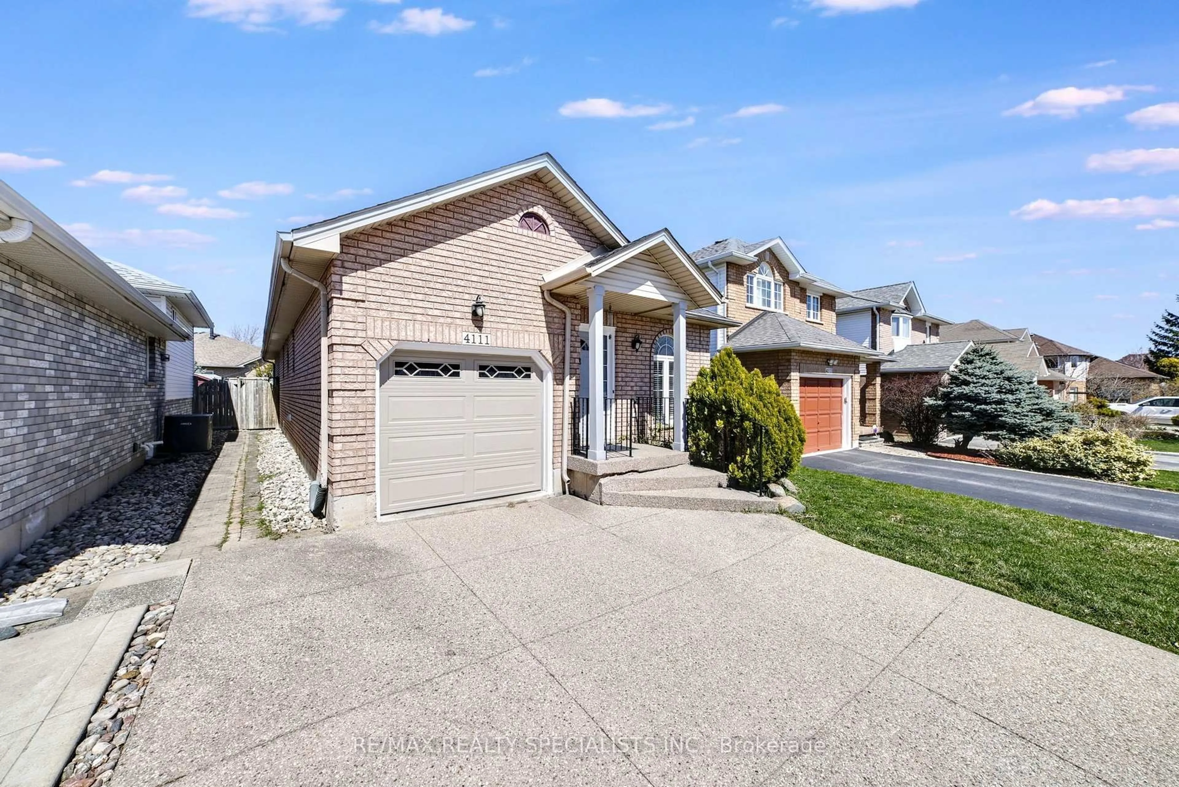 Unknown for 4111 Continental Dr, Burlington Ontario L7M 4L1