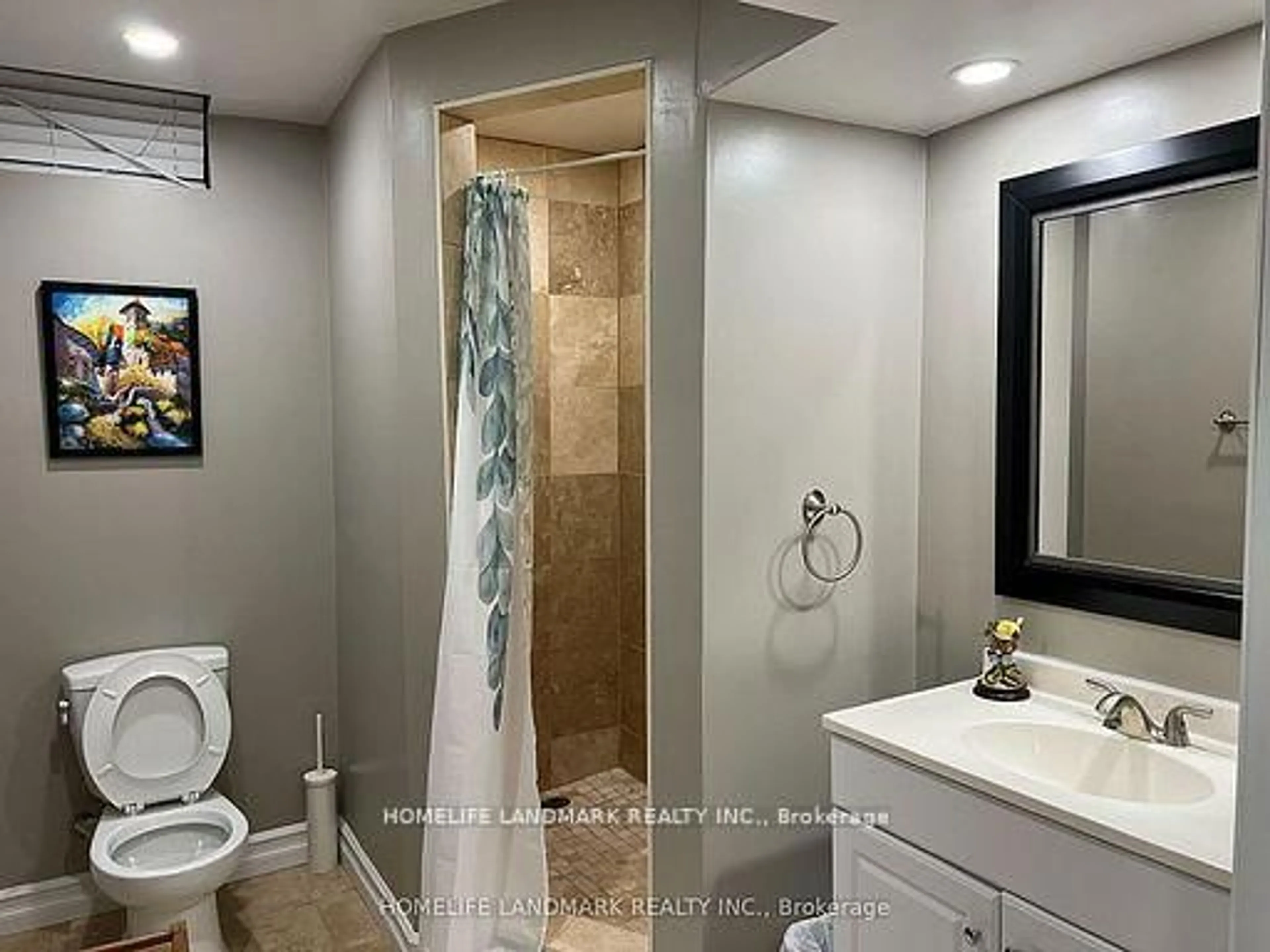 Contemporary bathroom, ceramic/tile floor for 4665 Pemmican Tr, Mississauga Ontario L4Z 2M4