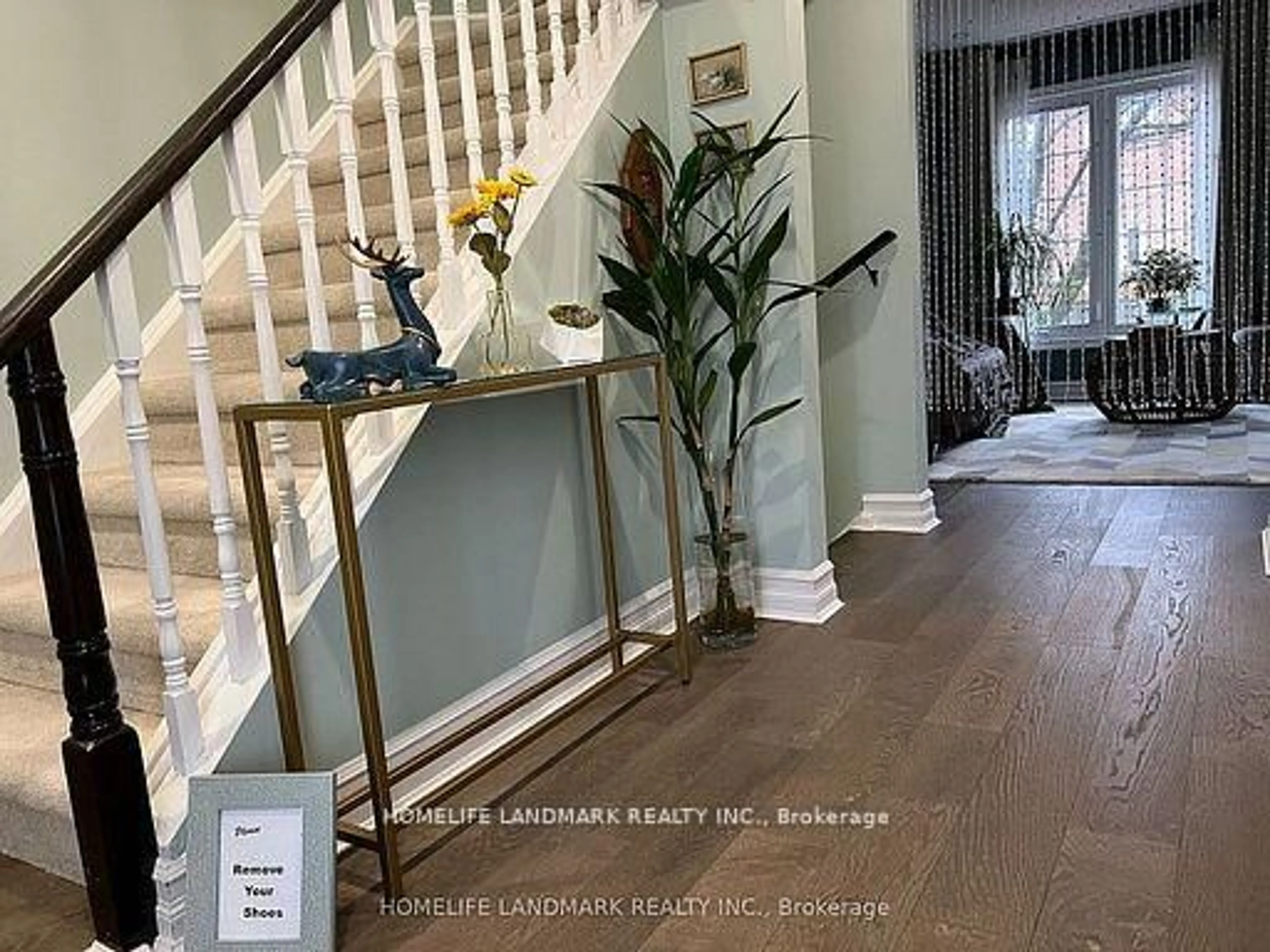 Indoor entryway for 4665 Pemmican Tr, Mississauga Ontario L4Z 2M4