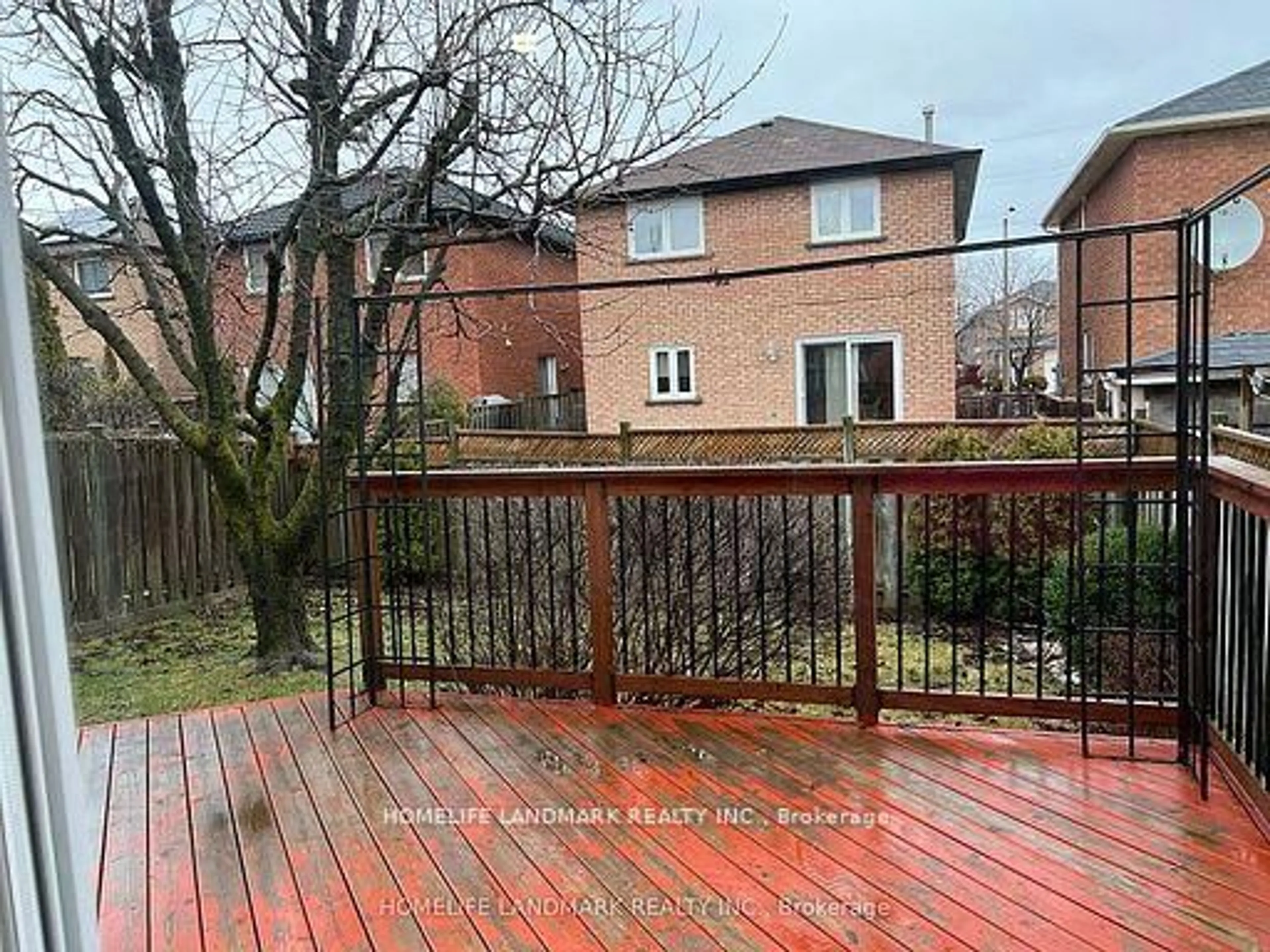 A pic from outside/outdoor area/front of a property/back of a property/a pic from drone, unknown for 4665 Pemmican Tr, Mississauga Ontario L4Z 2M4
