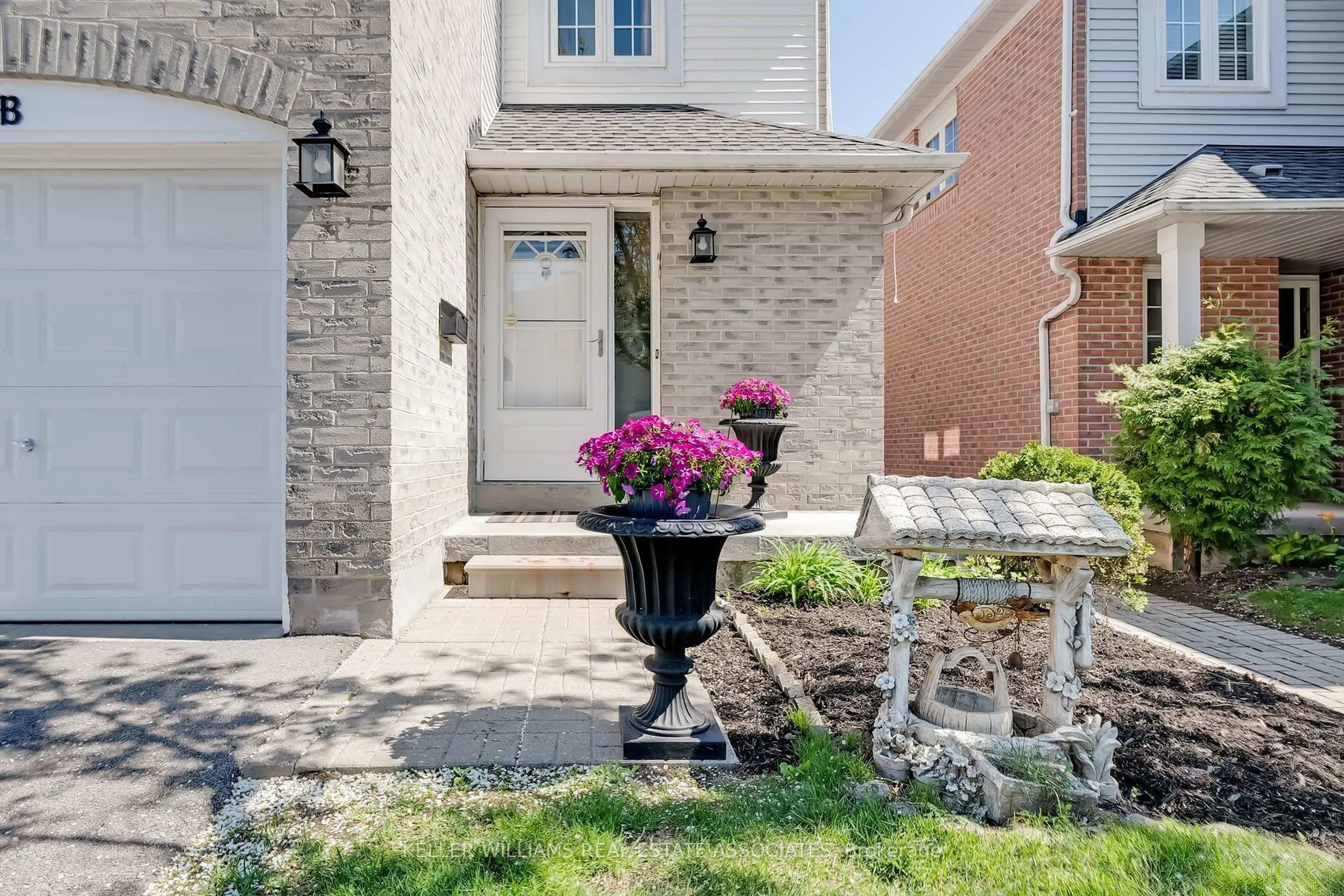 Unknown for 5305 Glen Erin Dr #18B, Mississauga Ontario L5M 5N7