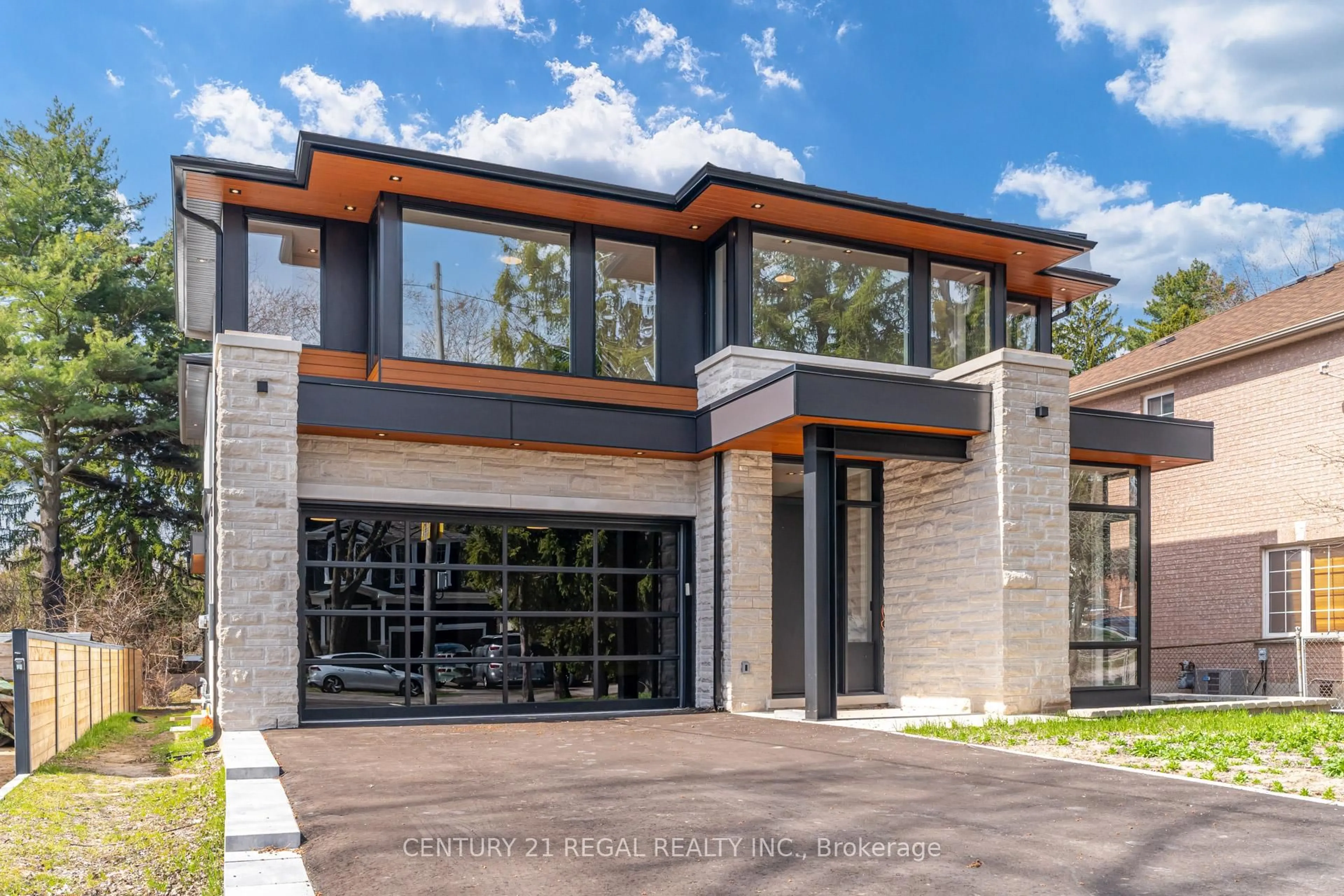 Home with brick exterior material, street for 1230 Lakebreeze Dr, Mississauga Ontario L5G 3W6