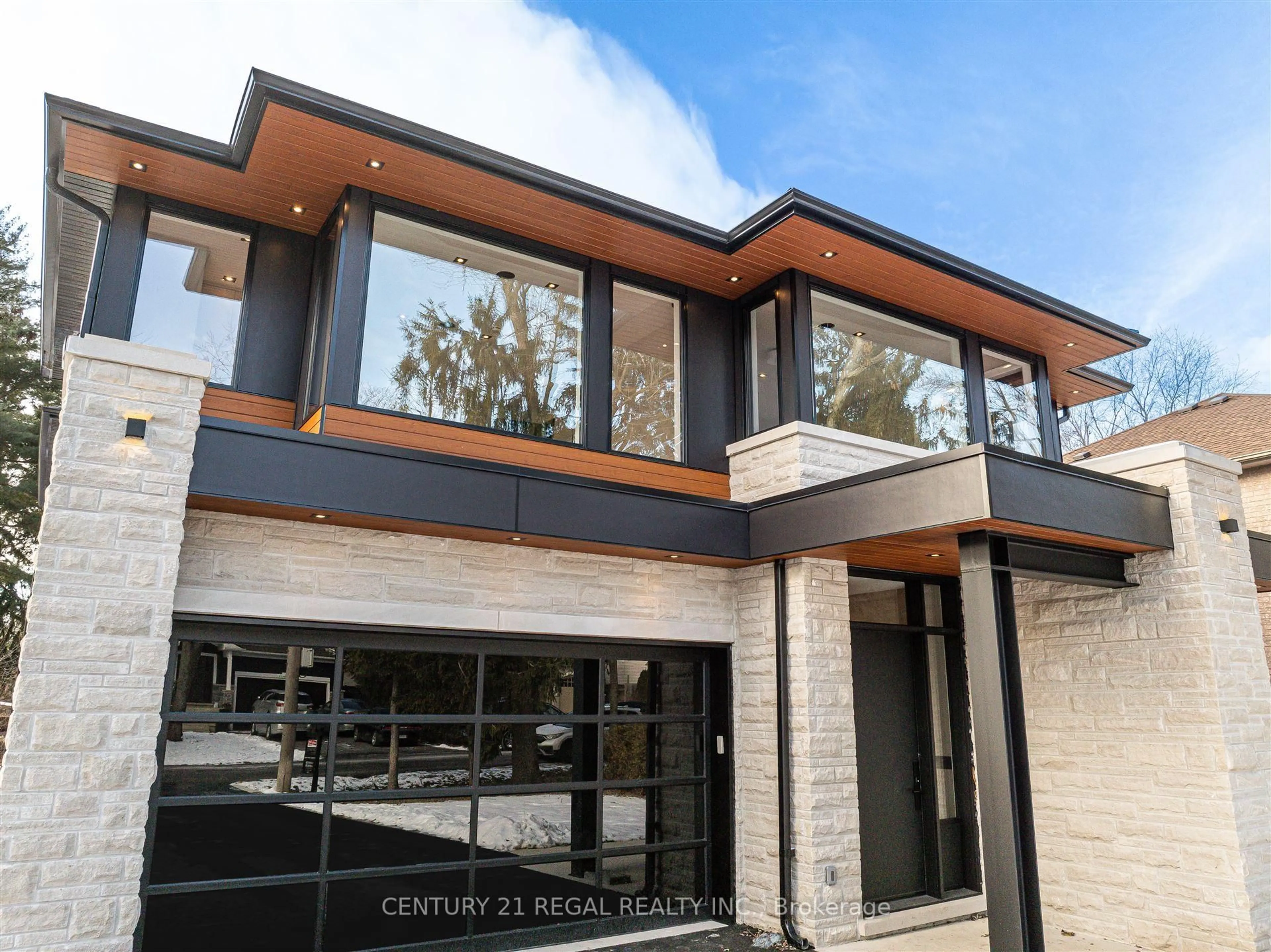 Home with brick exterior material, street for 1230 Lakebreeze Dr, Mississauga Ontario L5G 3W6