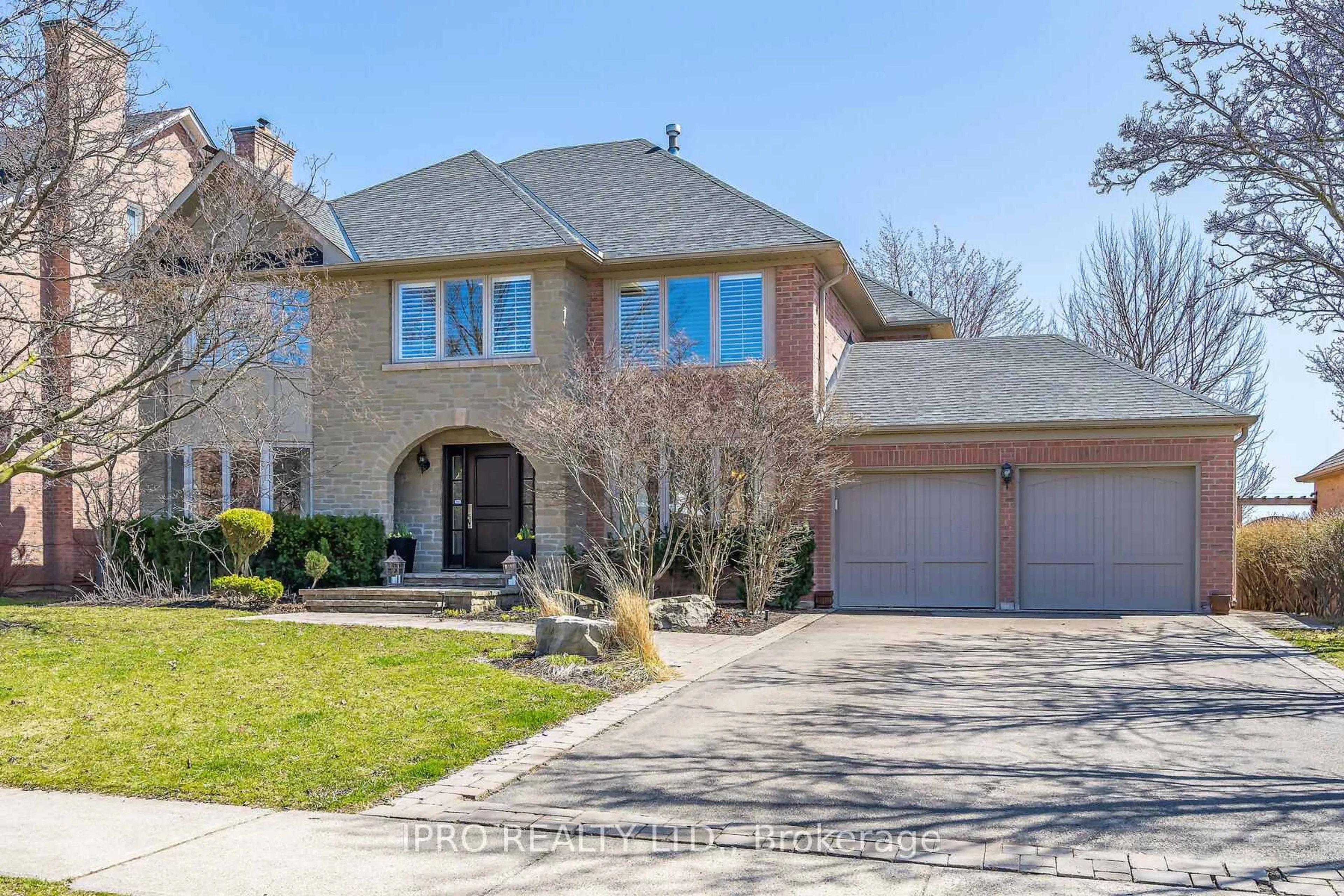 Home with brick exterior material, street for 2050 Hadfield Crt, Burlington Ontario L7G 4A6