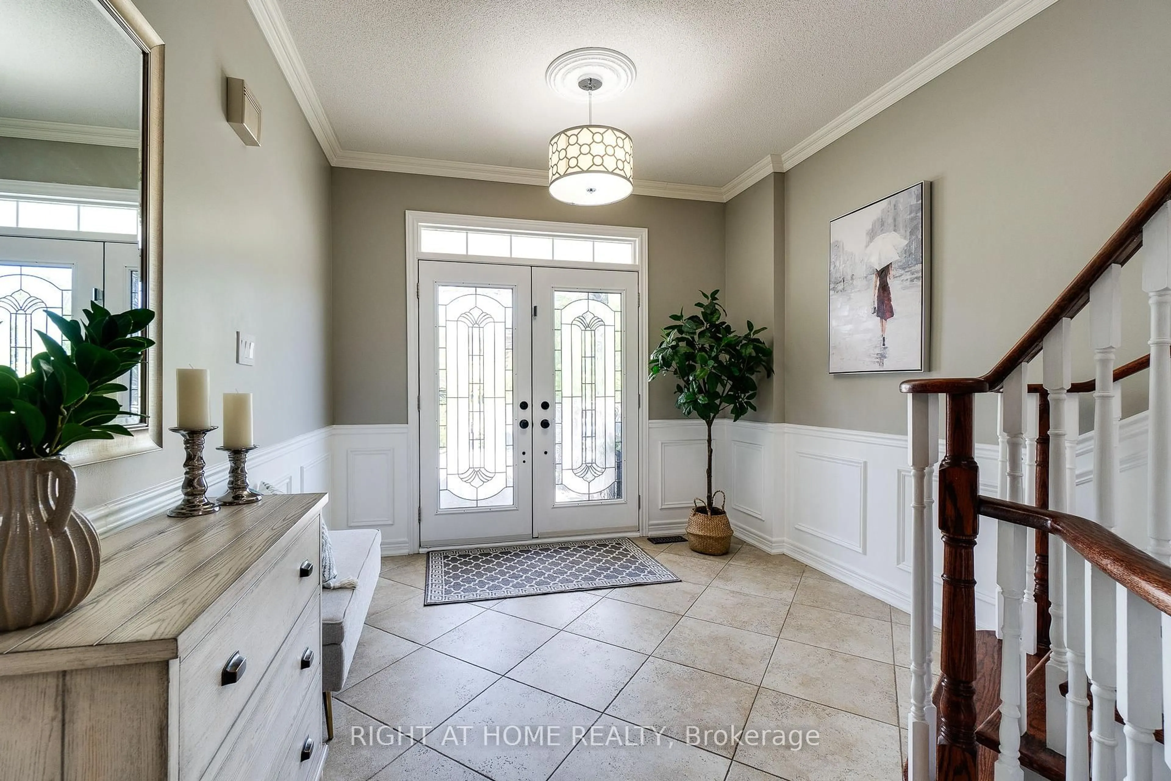 Indoor entryway for 164 Cooke Cres, Milton Ontario L9T 6E5