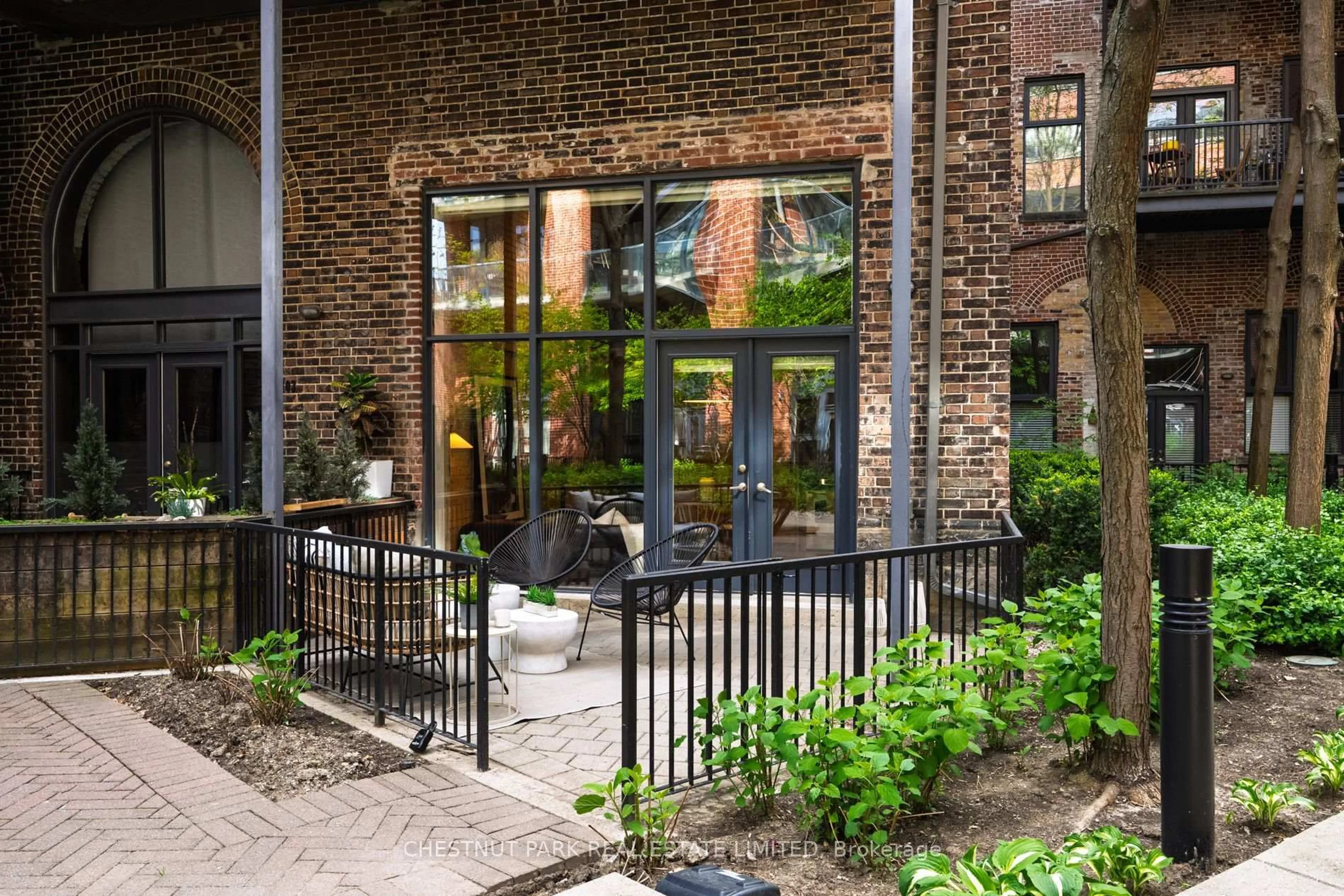Patio, street for 363 Sorauren Ave #102, Toronto Ontario M6R 3C1