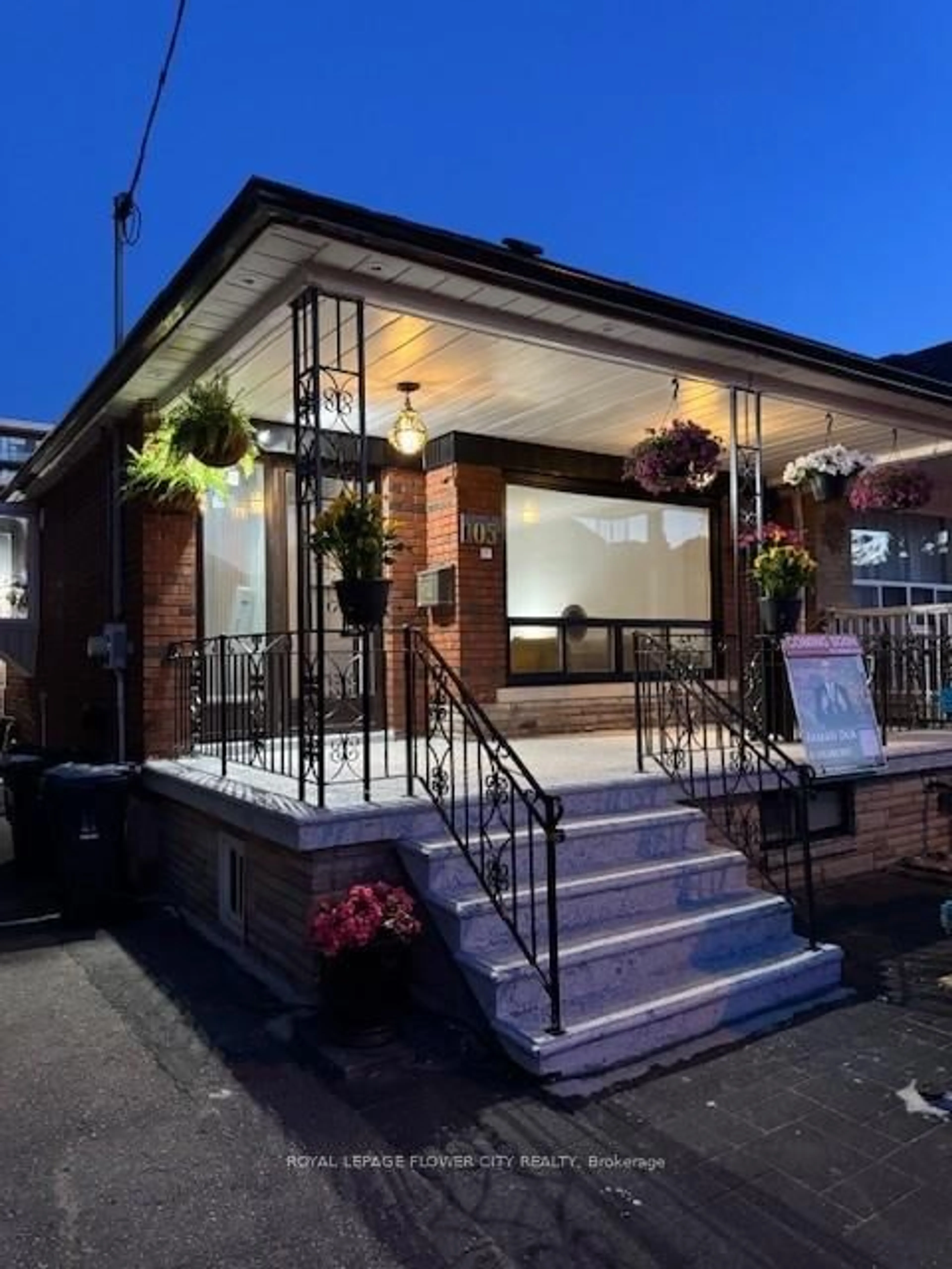 Unknown for 105 Livingstone Ave, Toronto Ontario M6E 2L7
