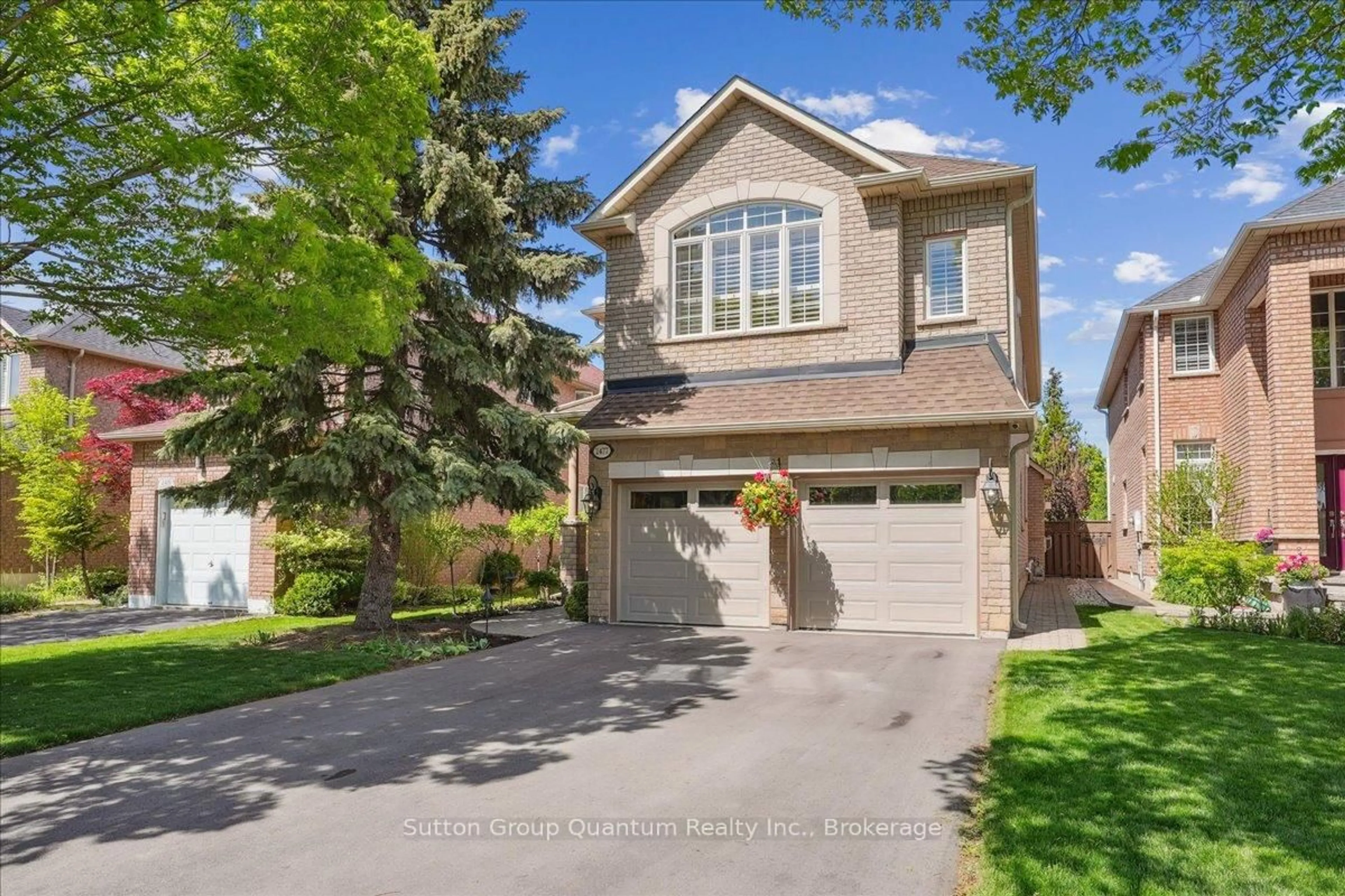 Home with vinyl exterior material, street for 2477 Longridge Cres, Oakville Ontario L6H 6S2