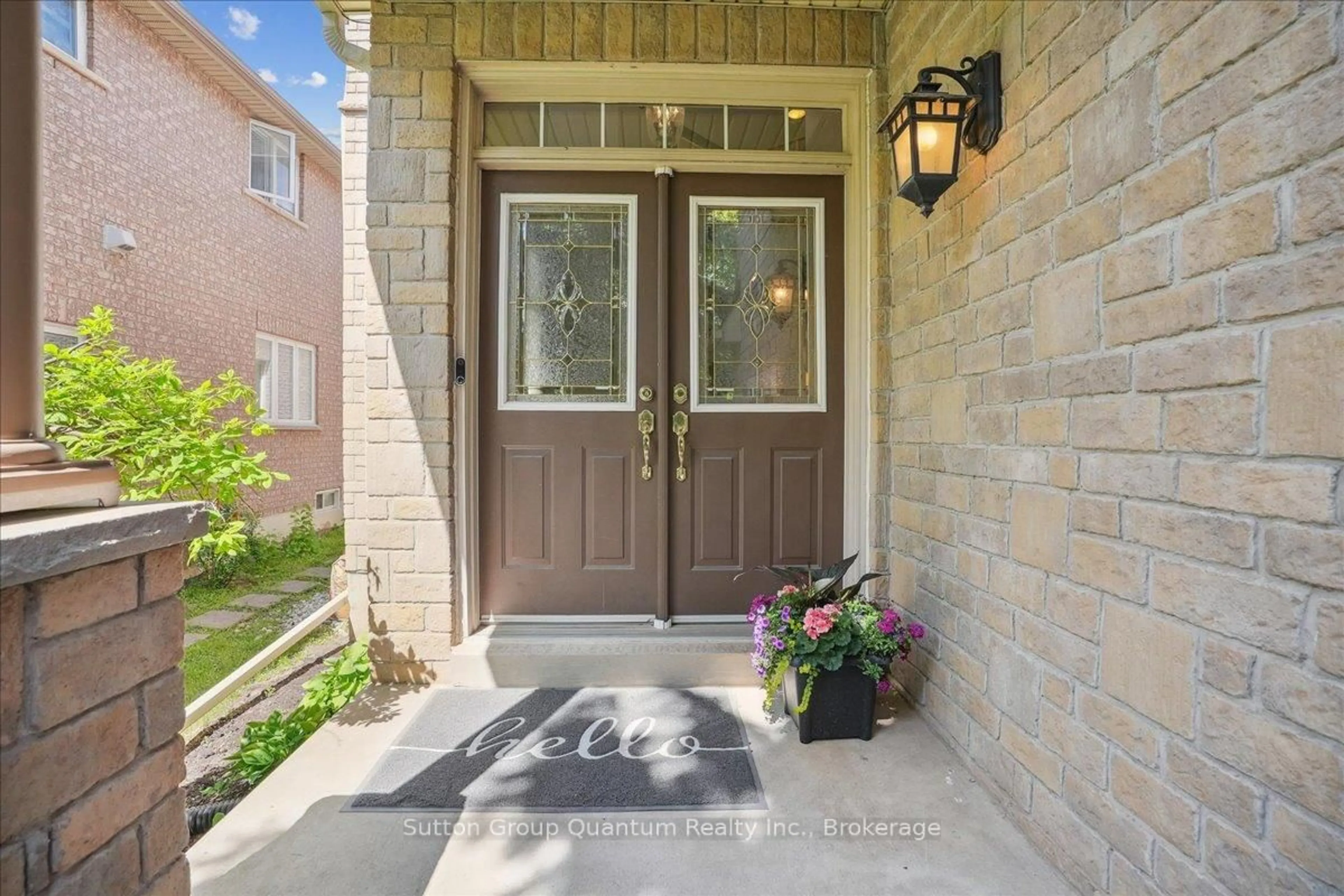Indoor entryway for 2477 Longridge Cres, Oakville Ontario L6H 6S2