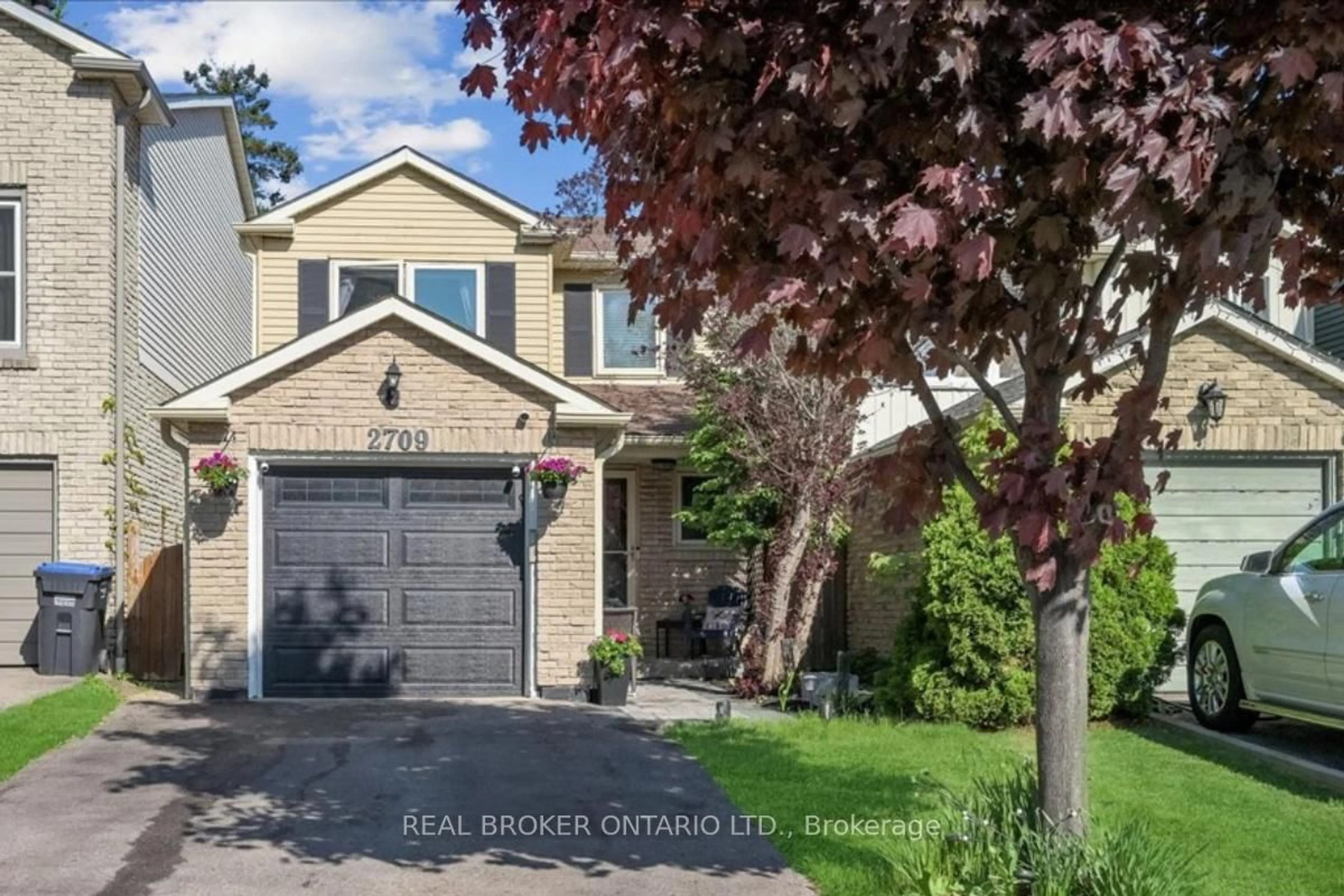 Home with brick exterior material, street for 2709 Romark Mews, Mississauga Ontario L5L 2Z4