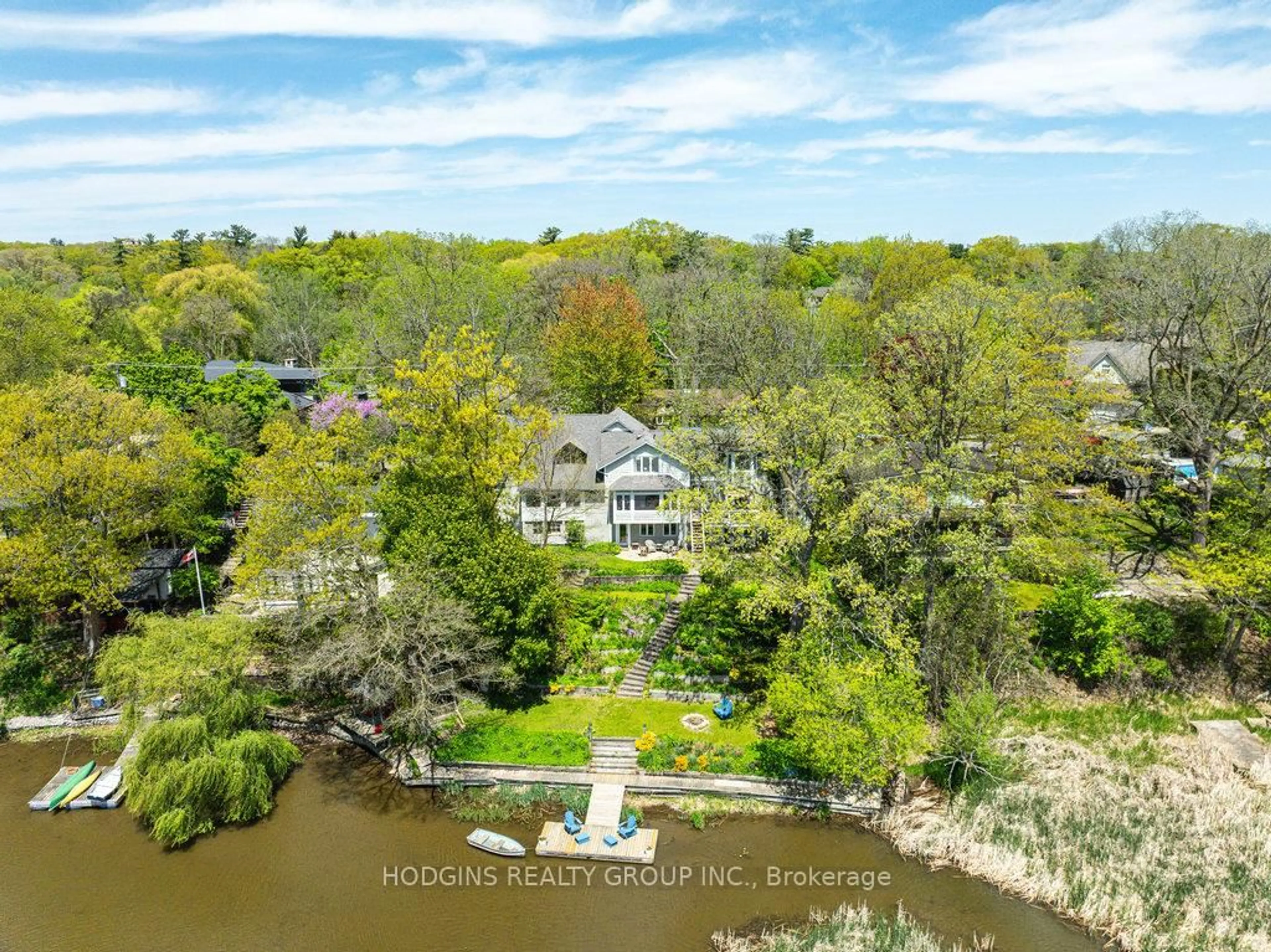 A pic from outside/outdoor area/front of a property/back of a property/a pic from drone, water/lake/river/ocean view for 1232 Stavebank Rd, Mississauga Ontario L5G 2V2