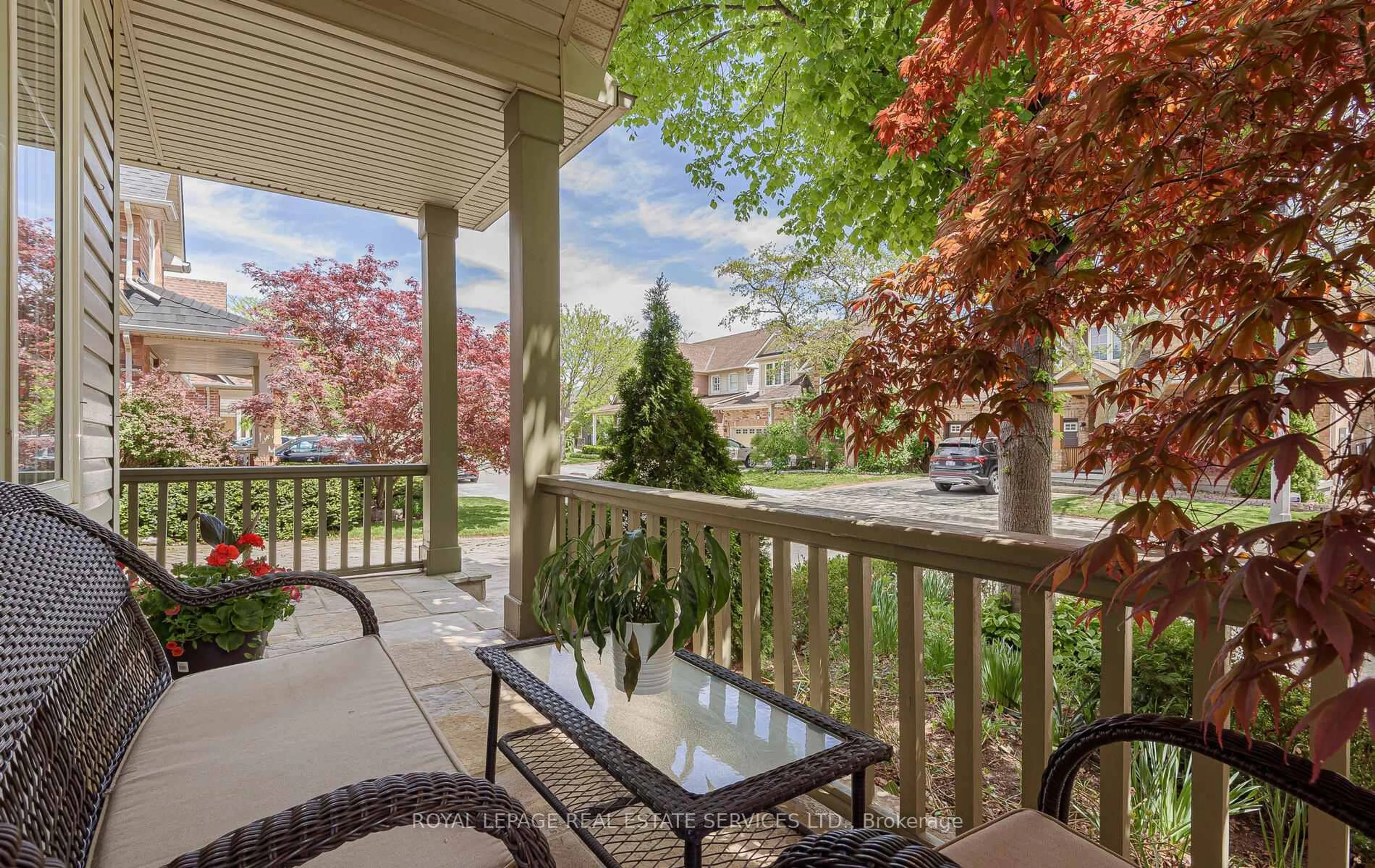 Patio, street for 5651 Roseville Crt, Burlington Ontario L7L 6V4