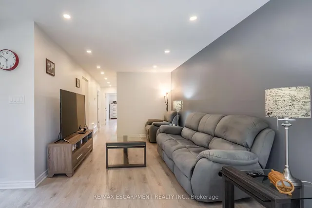 Additional property image - 1496 Tyneburn Cres