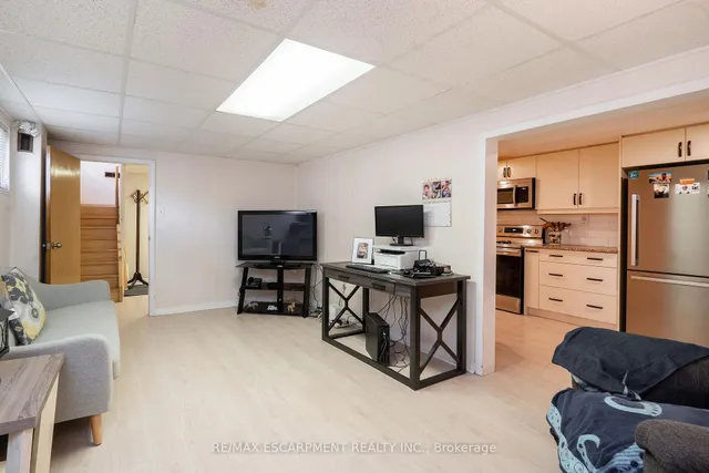 Additional property image - 1496 Tyneburn Cres