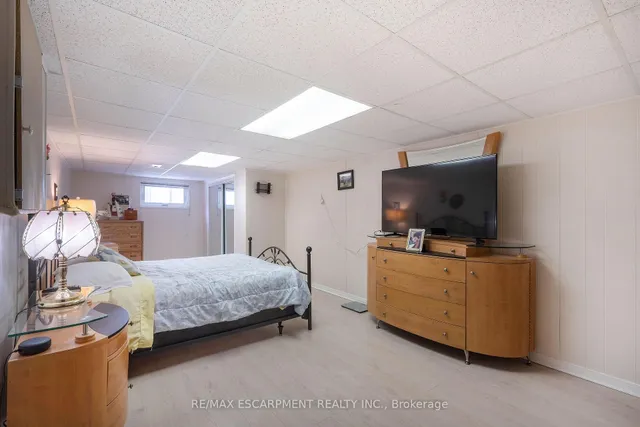 Additional property image - 1496 Tyneburn Cres