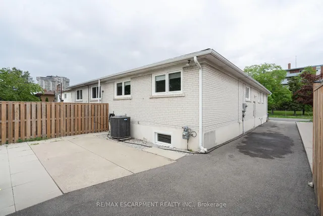Additional property image - 1496 Tyneburn Cres