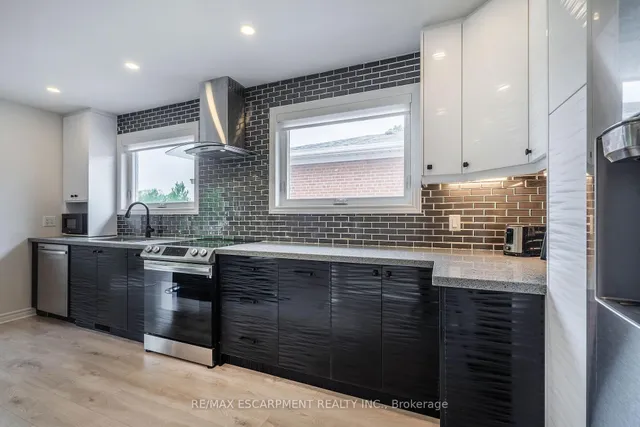 Additional property image - 1496 Tyneburn Cres