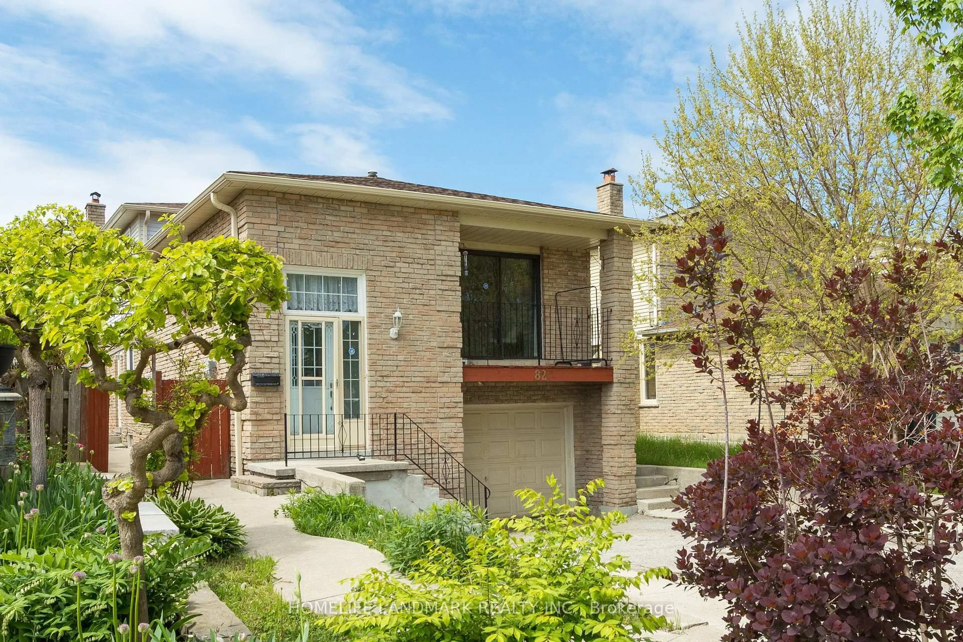 Home with brick exterior material, street for 82 Dafoe Cres, Brampton Ontario L6Y 2L2
