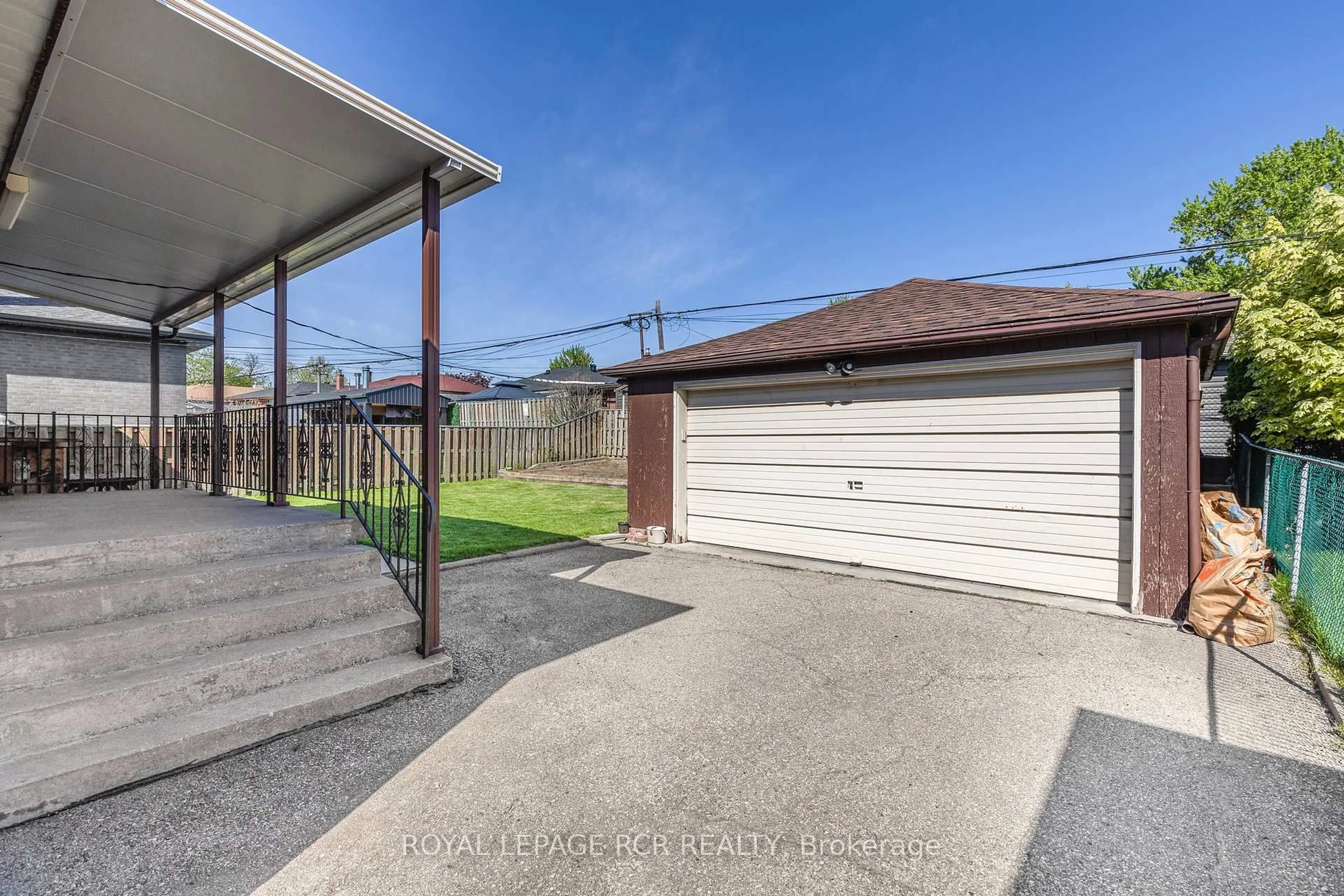 A pic from outside/outdoor area/front of a property/back of a property/a pic from drone, street for 26 Ludstone Dr, Toronto Ontario M9R 2H9
