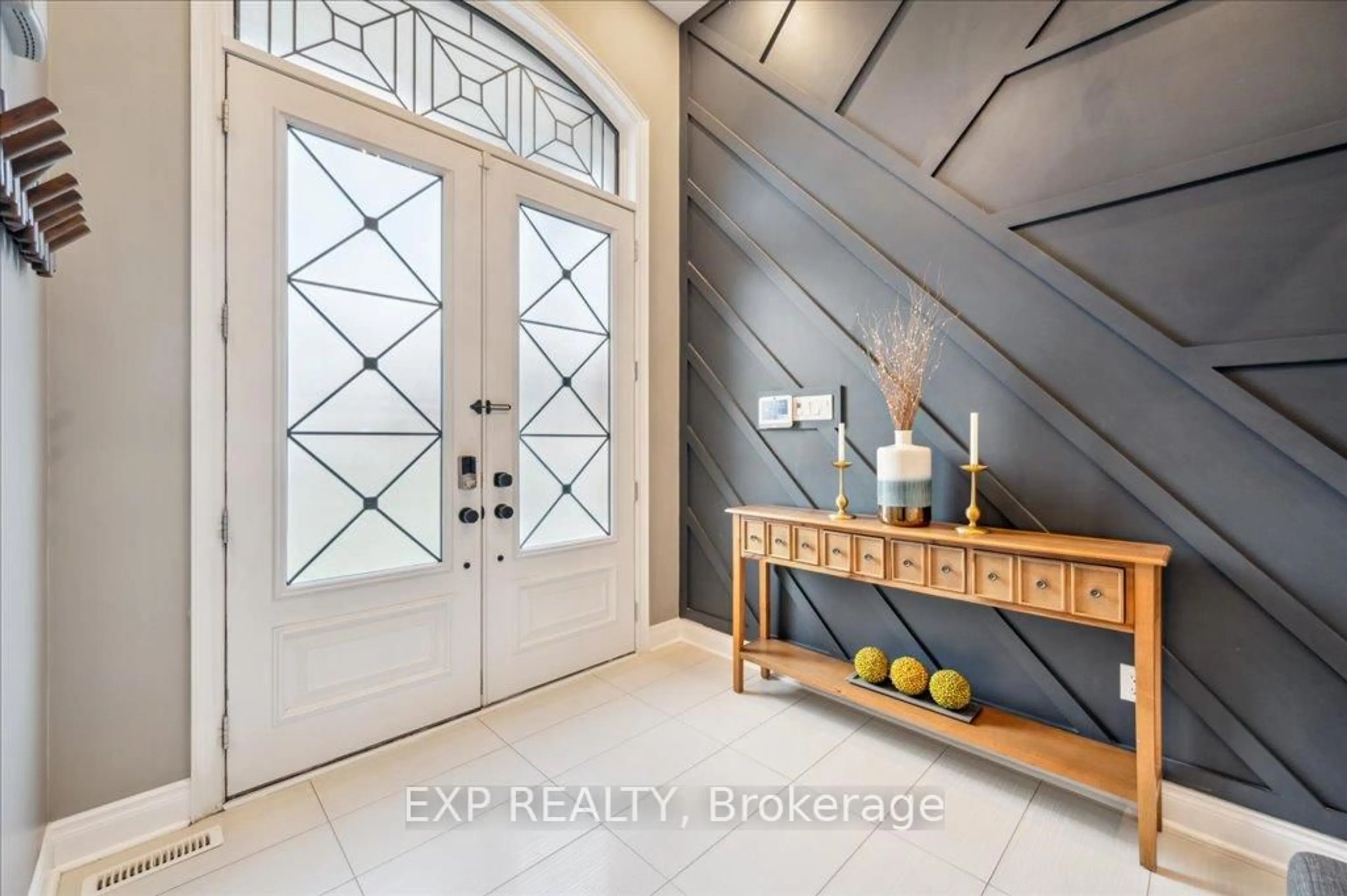 Indoor entryway for 50 Agincourt Circ, Brampton Ontario L6X 2M4