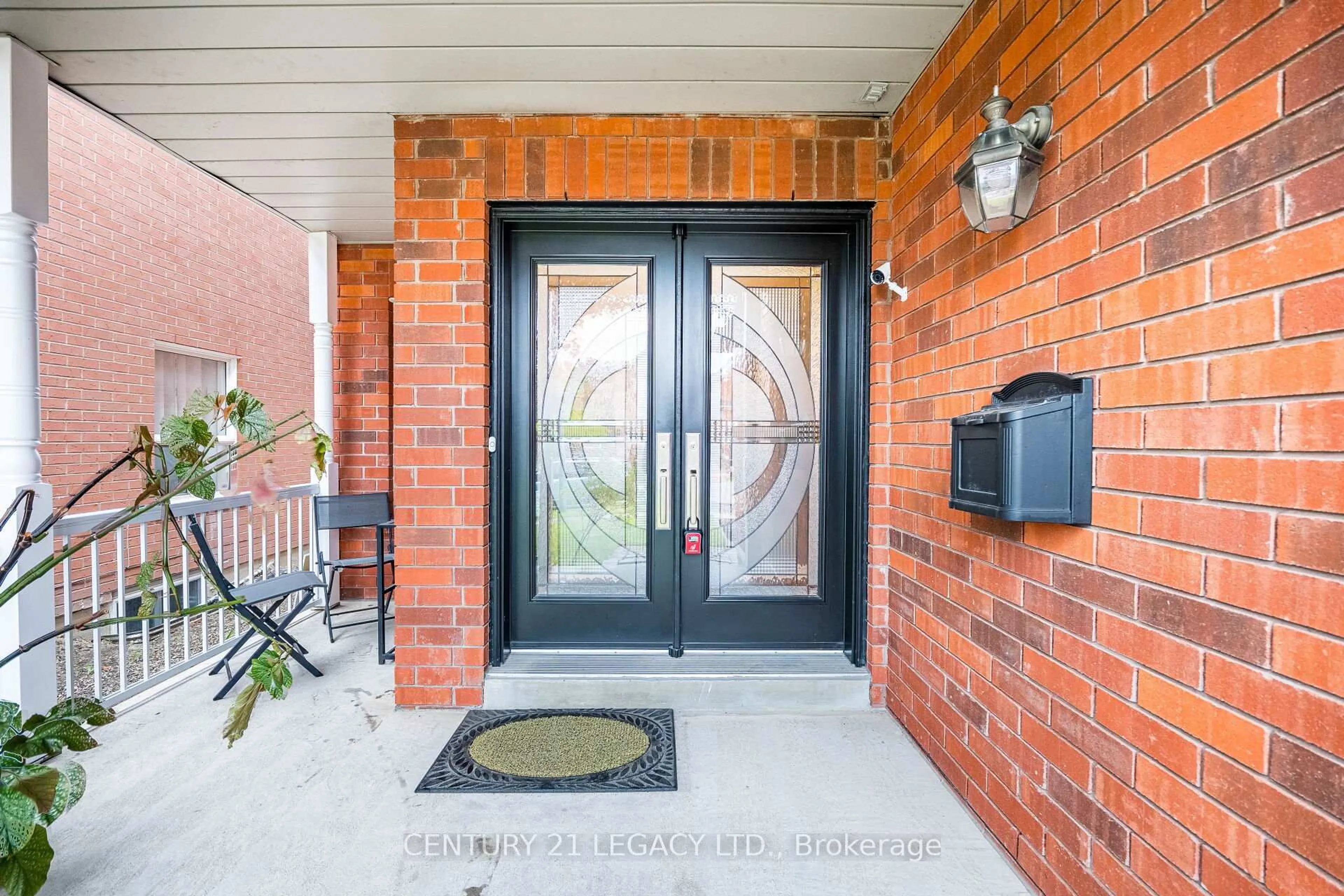 Indoor entryway for 6882 Gooderham Estate Blvd, Mississauga Ontario L5W 1B1