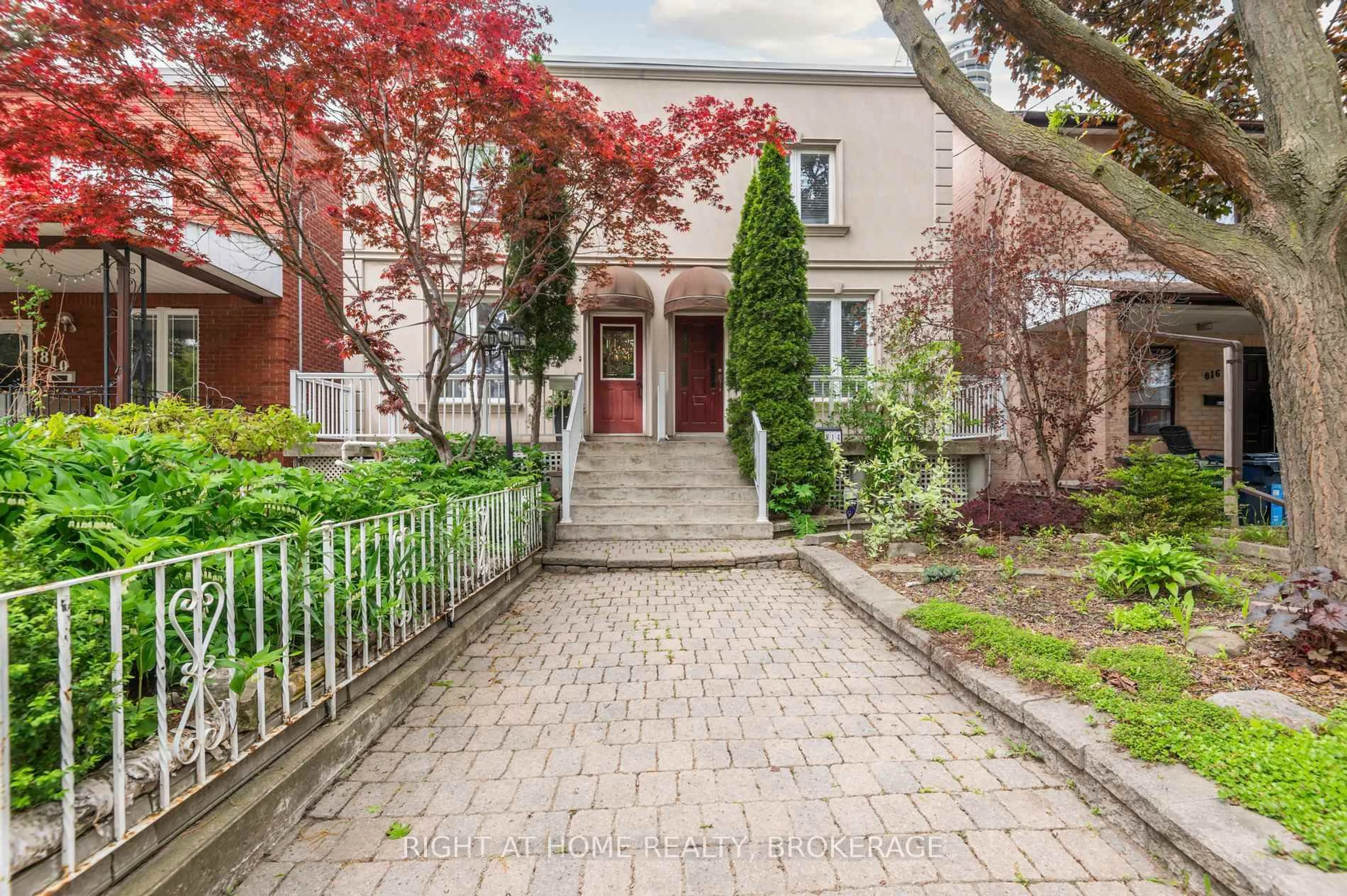 Unknown for 812 Gladstone Ave, Toronto Ontario M6H 3J6