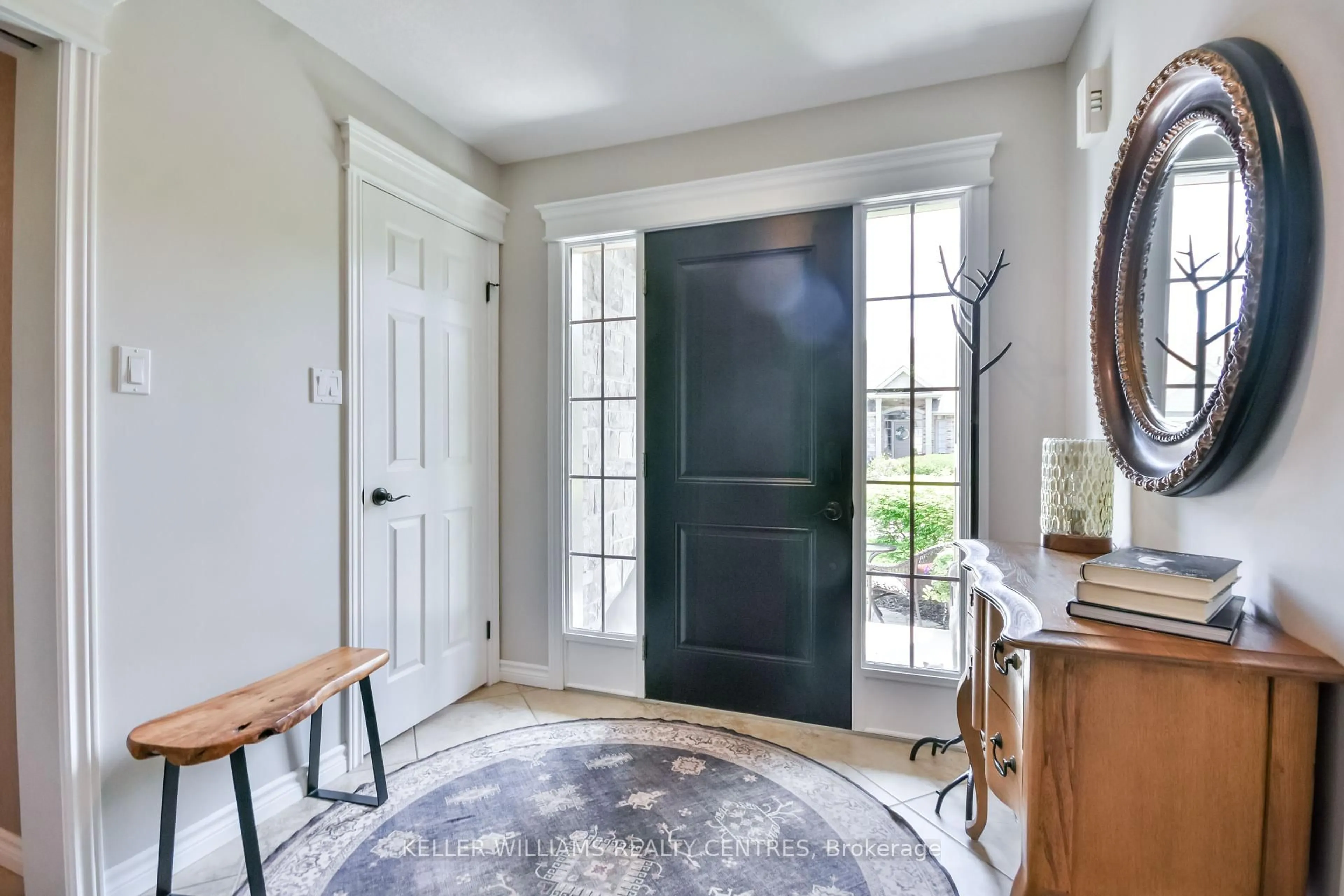 Indoor entryway for 10 Reddington Dr #1, Caledon Ontario L7E 4C3