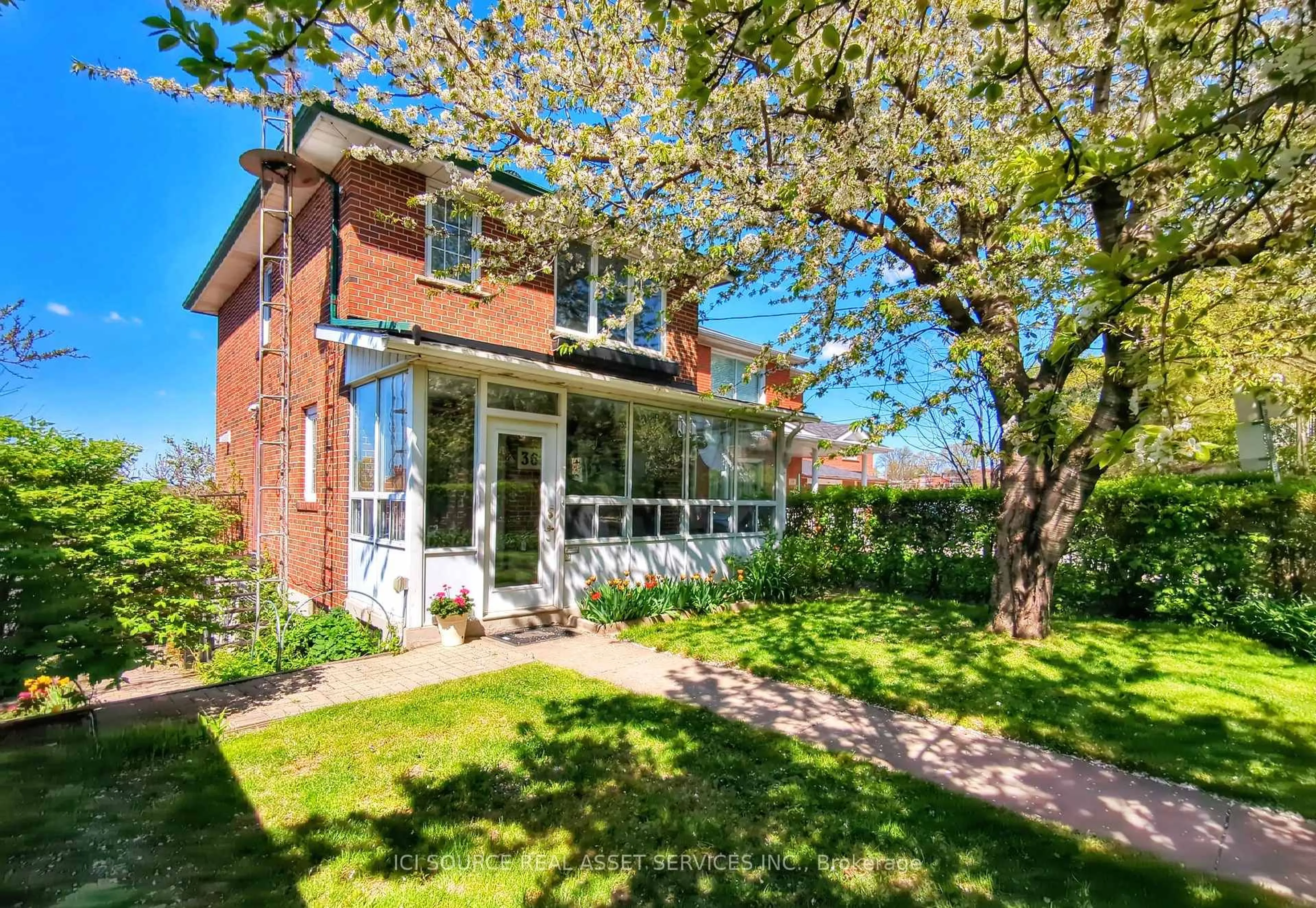Home with brick exterior material, street for 362 Silverthorn Ave, Toronto Ontario M6M 3G8