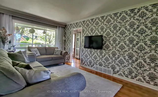 Additional property image - 362 Silverthorn Ave