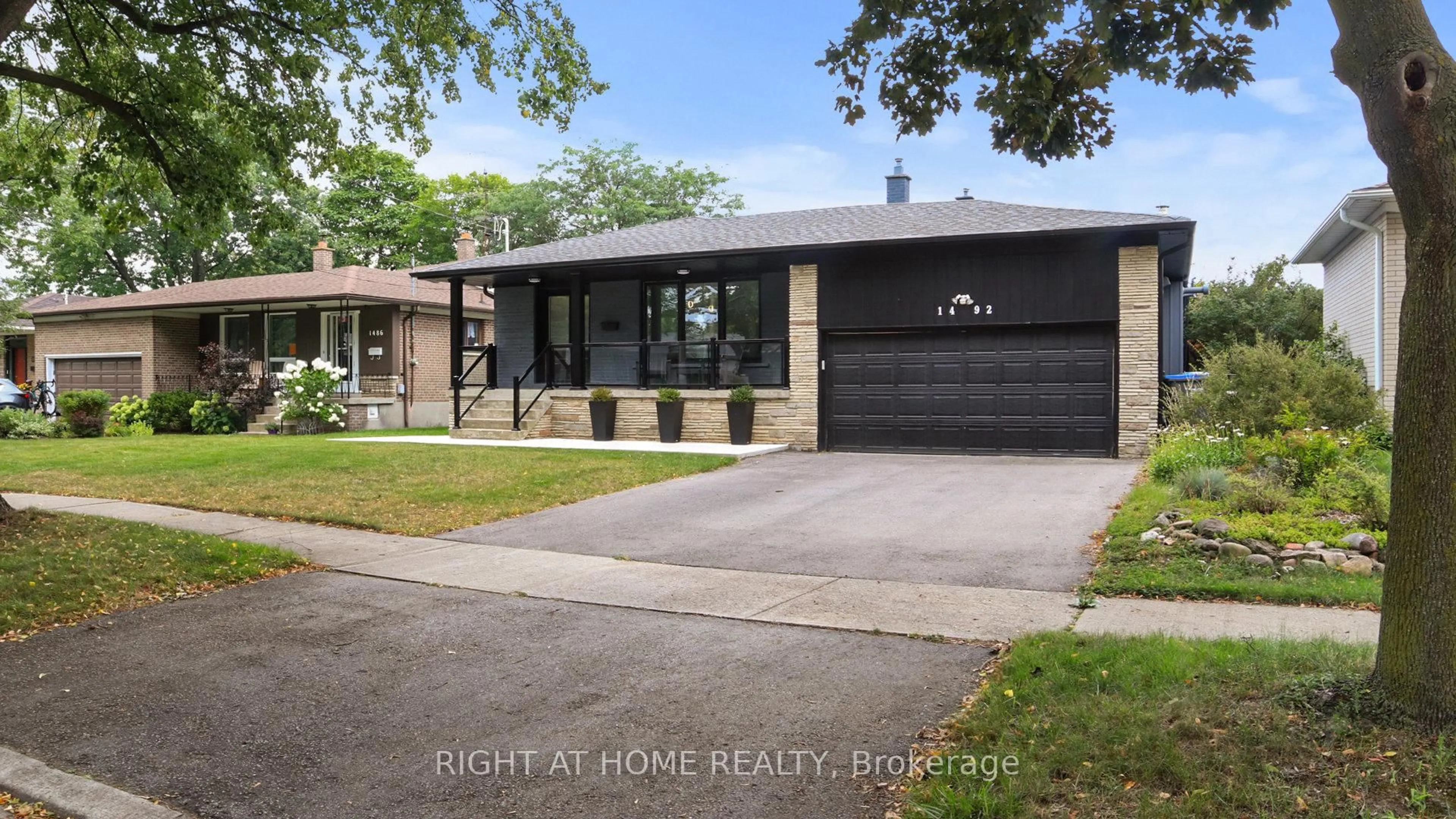 Home with brick exterior material, street for 1492 Agnew Rd, Mississauga Ontario L5J 3G9