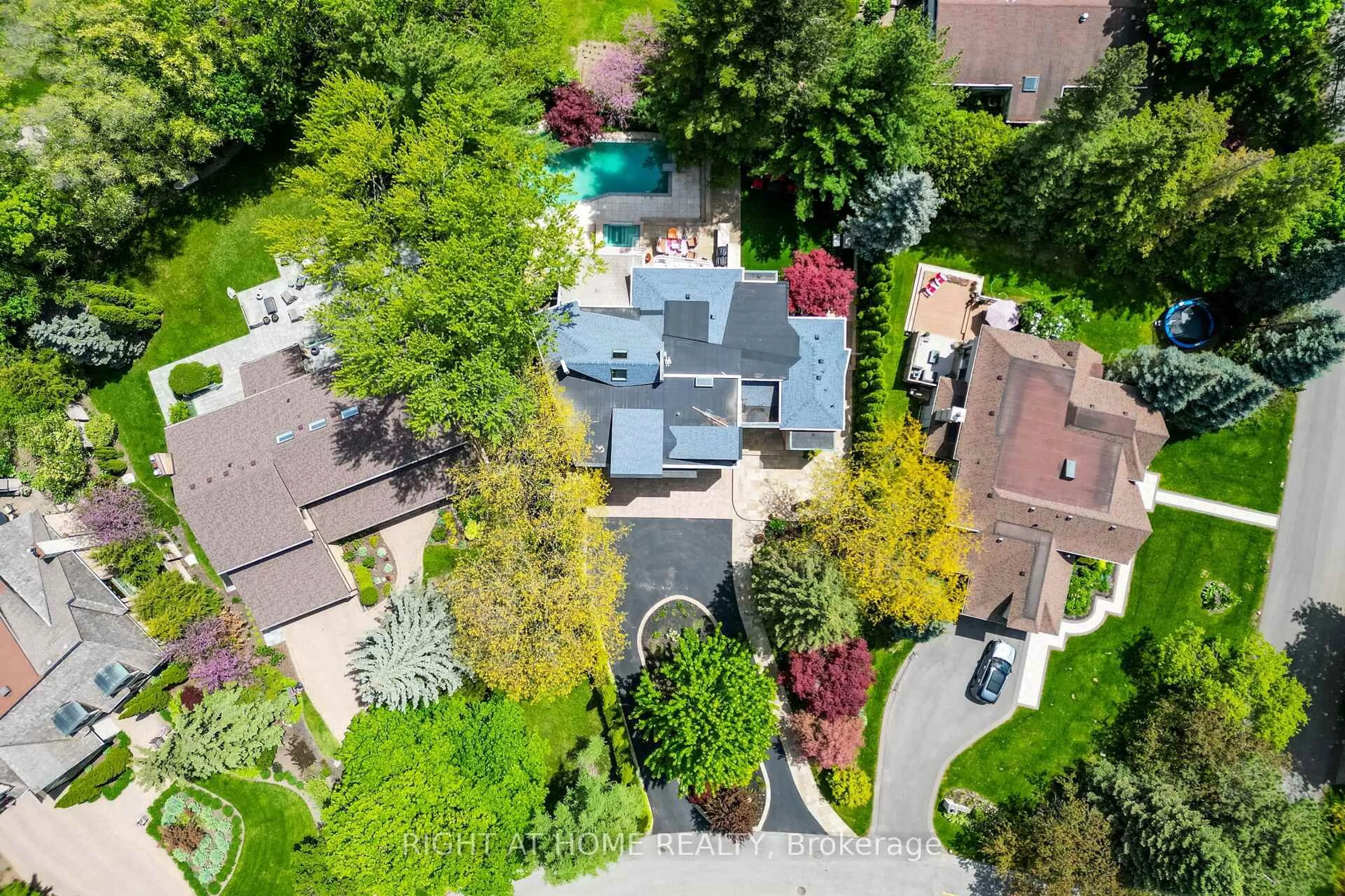 A pic from outside/outdoor area/front of a property/back of a property/a pic from drone, street for 1 Friars Lane, Toronto Ontario M9A 1T6