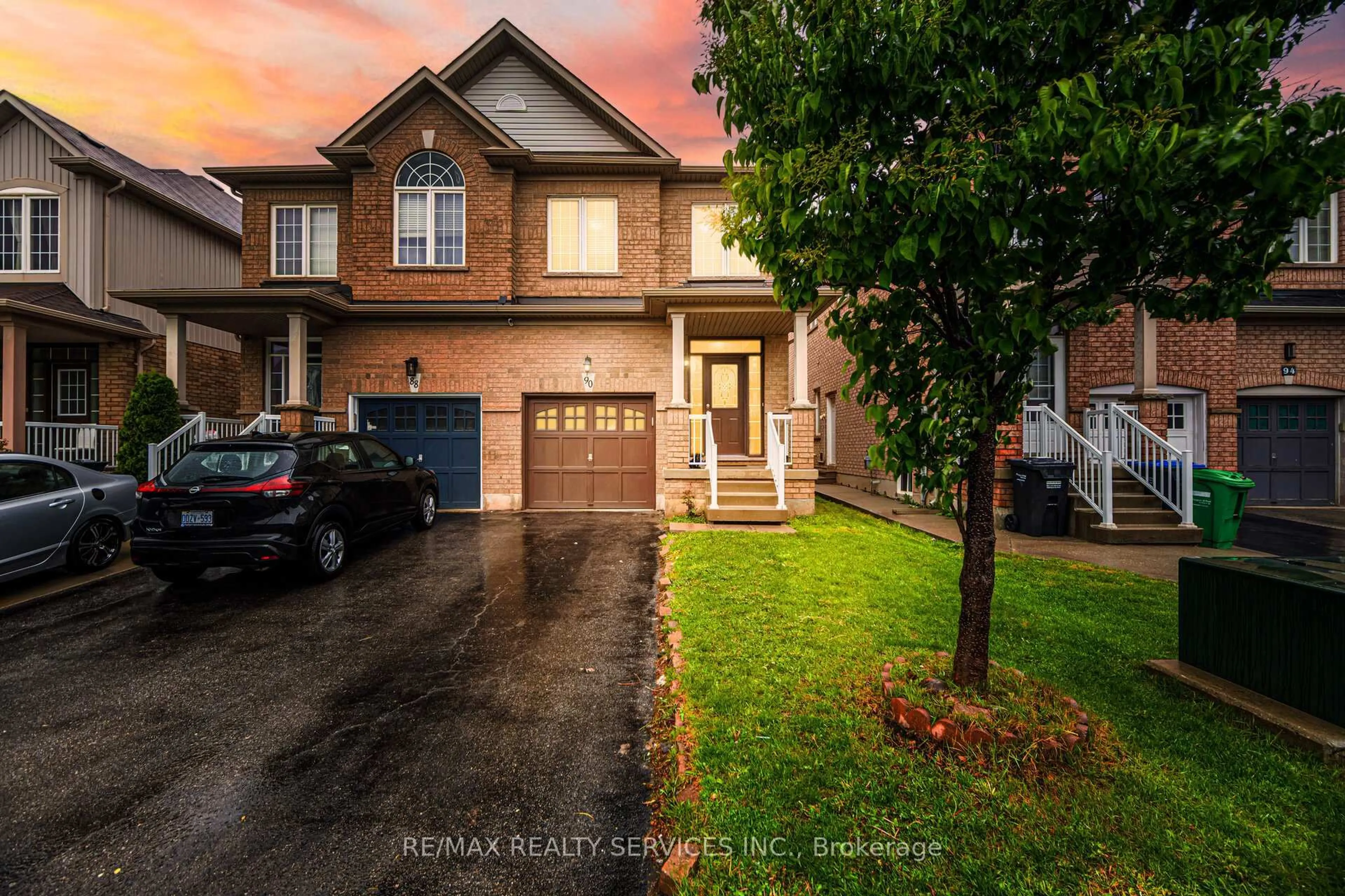 Unknown for 90 Crumlin Cres, Brampton Ontario L6X 0Y4