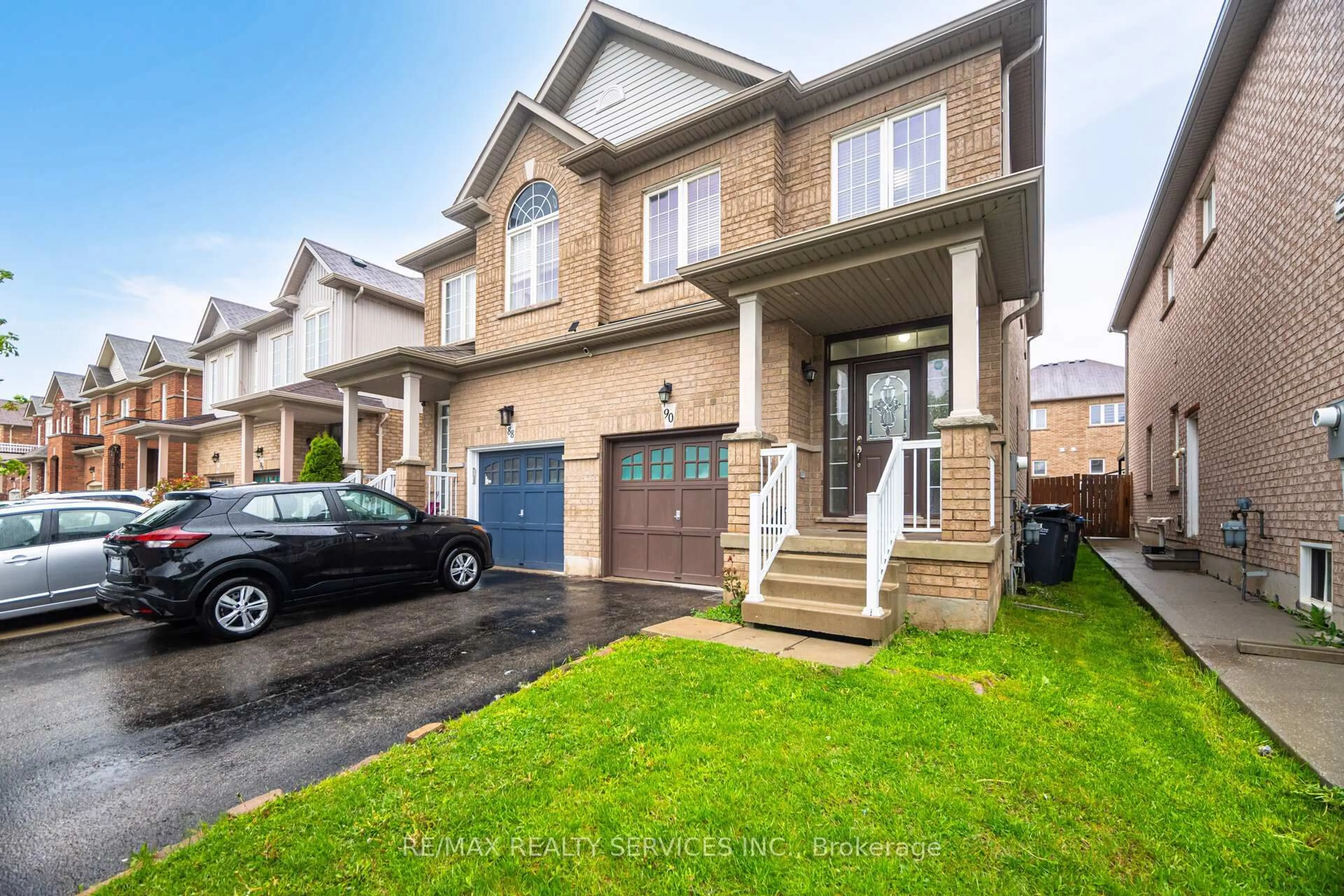 Unknown for 90 Crumlin Cres, Brampton Ontario L6X 0Y4