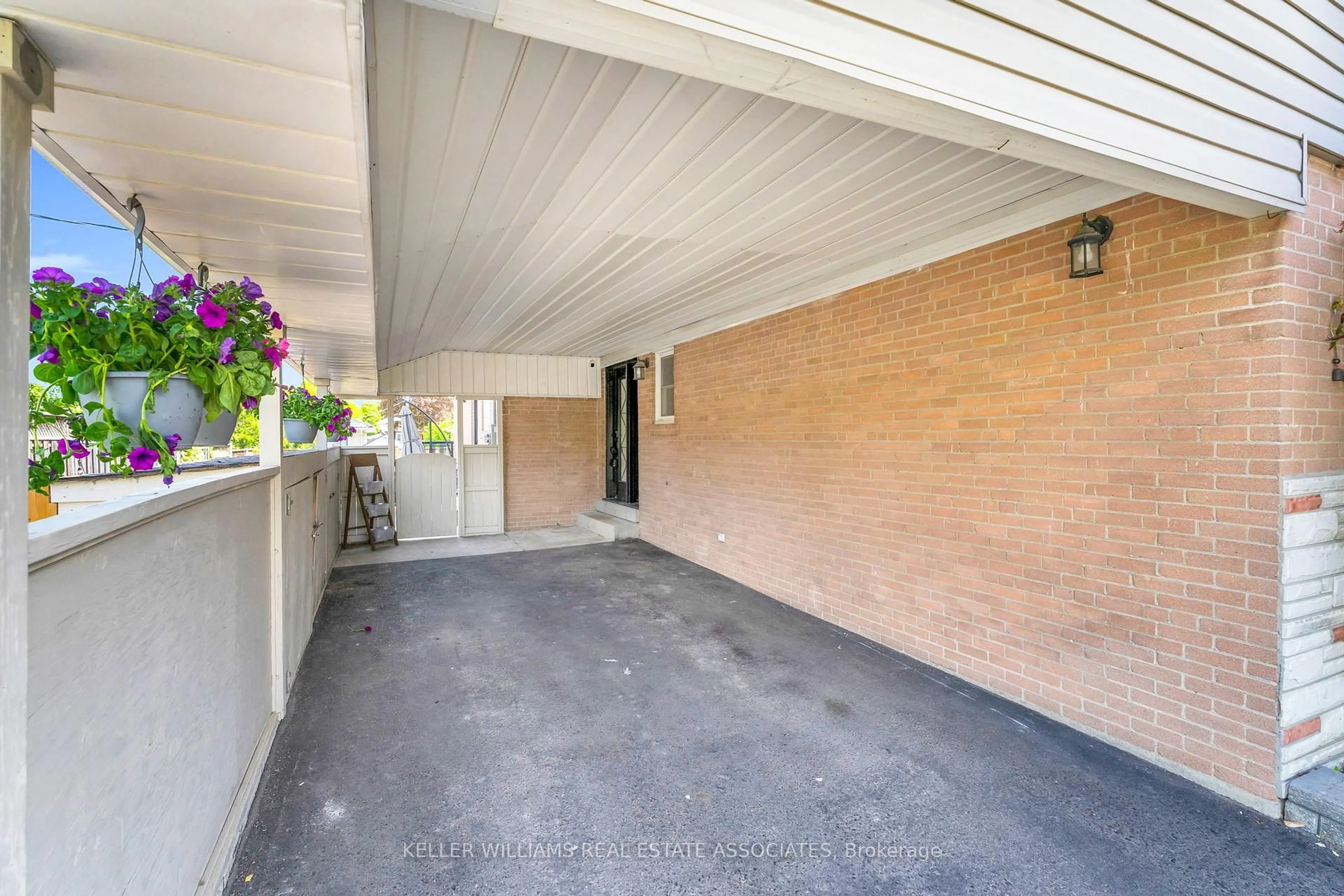 Unknown for 21 Bairstow Cres, Halton Hills Ontario L7G 1L9