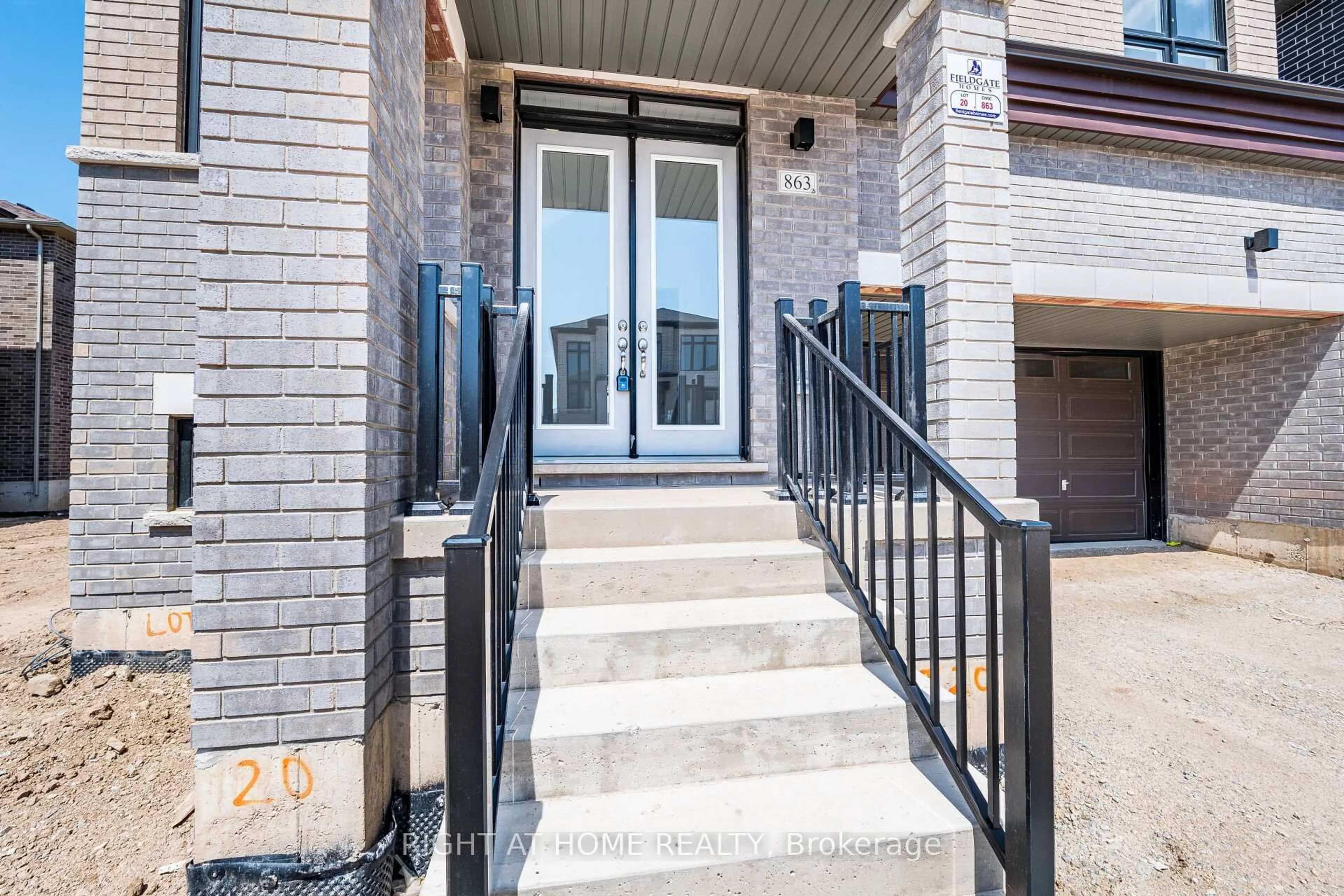 Unknown for 863 Plum Pl, Milton Ontario L9T 7E7