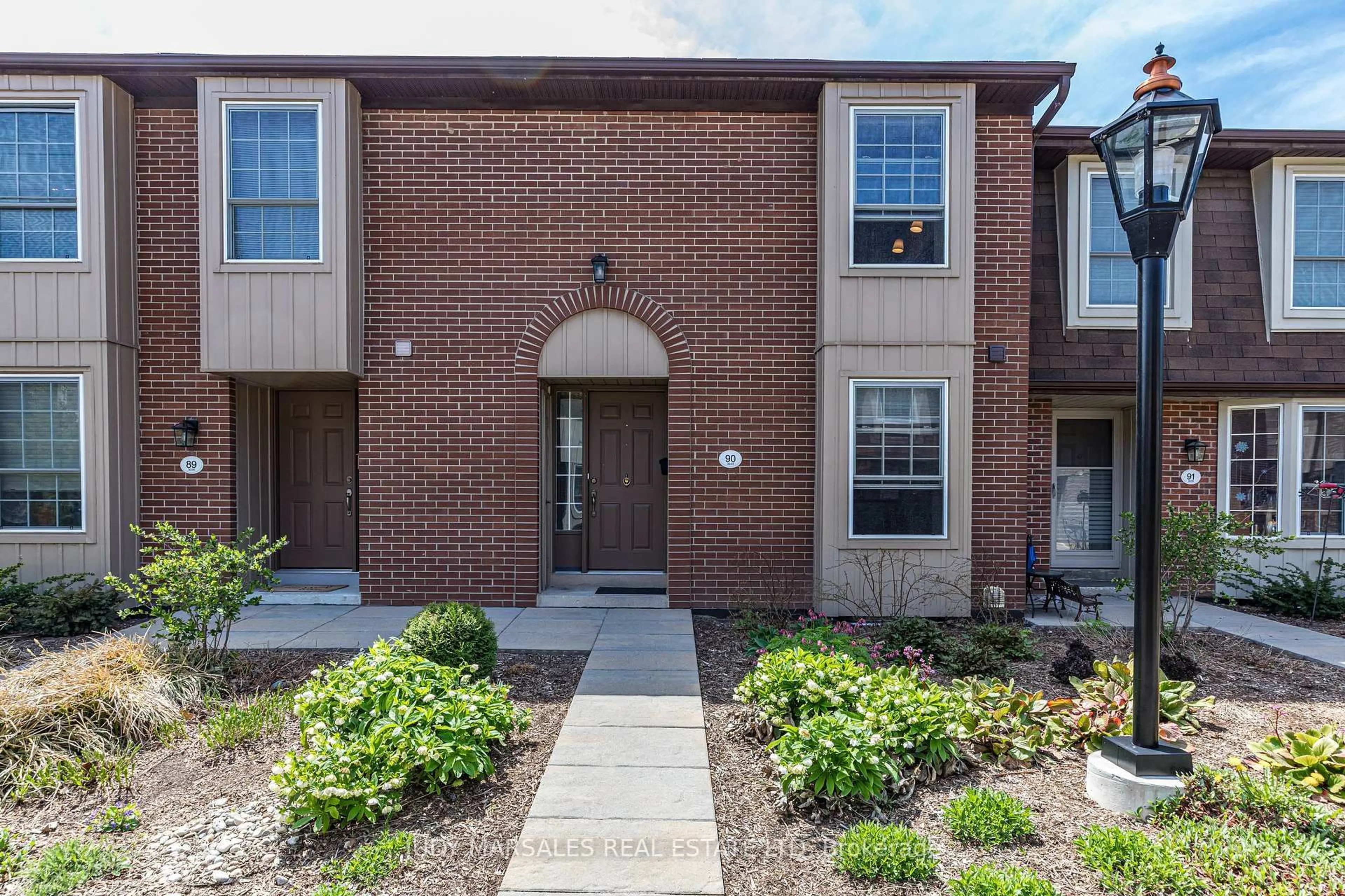 Home with brick exterior material, street for 3035 Glencrest Rd #90, Burlington Ontario L7N 3K1
