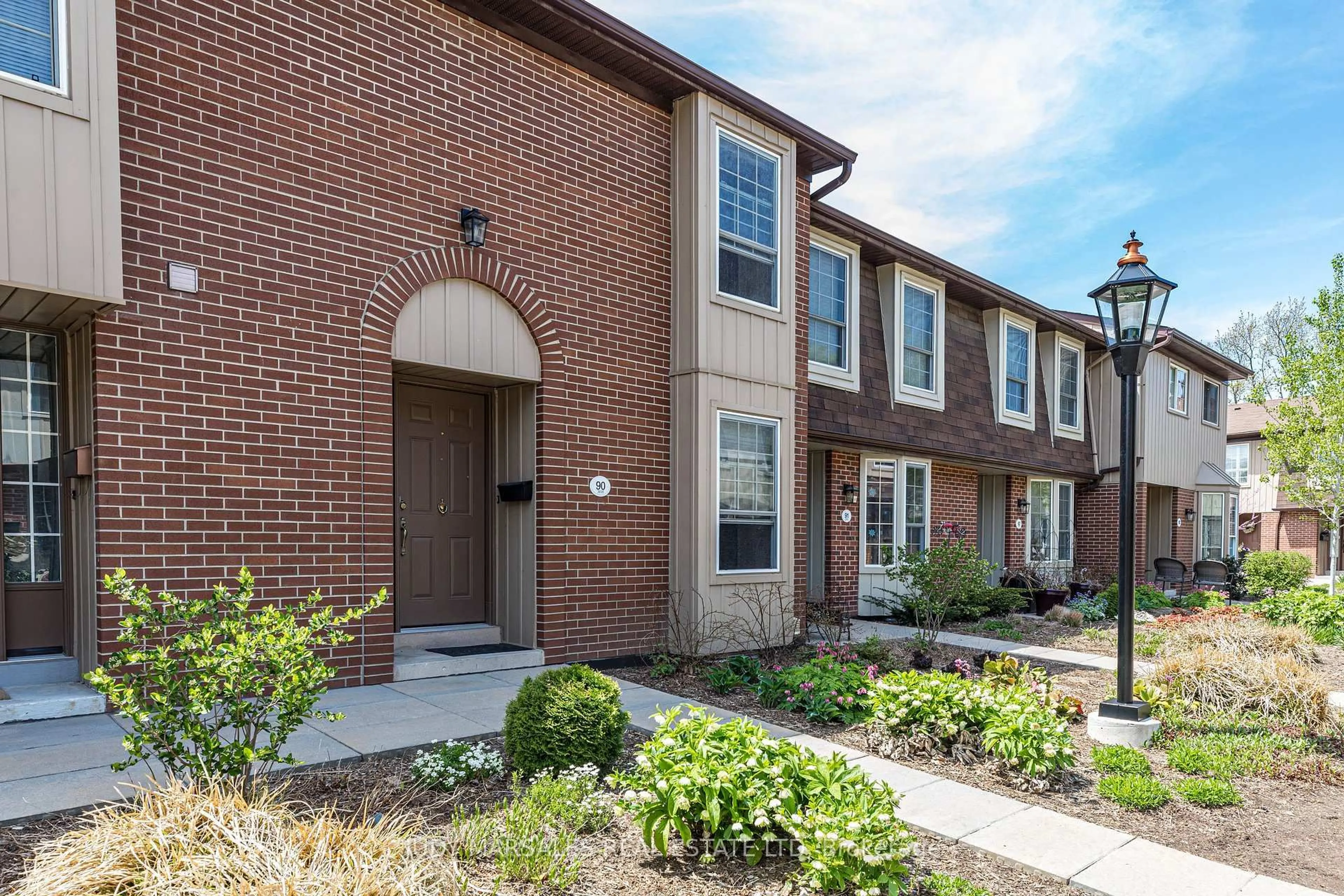 Home with brick exterior material, street for 3035 Glencrest Rd #90, Burlington Ontario L7N 3K1