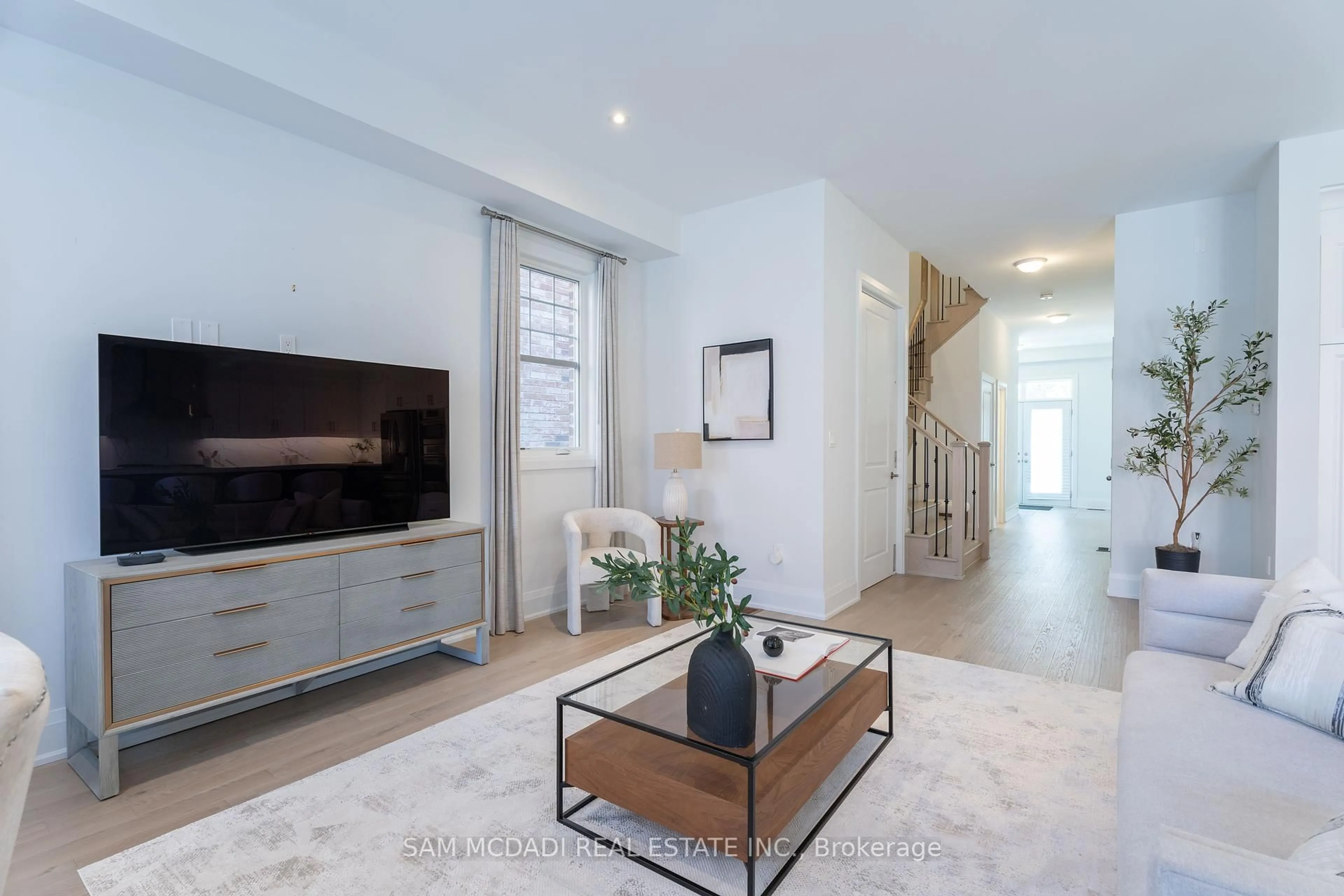 Living room with furniture, unknown for 1949 Barbertown Rd, Mississauga Ontario L5M 2G9