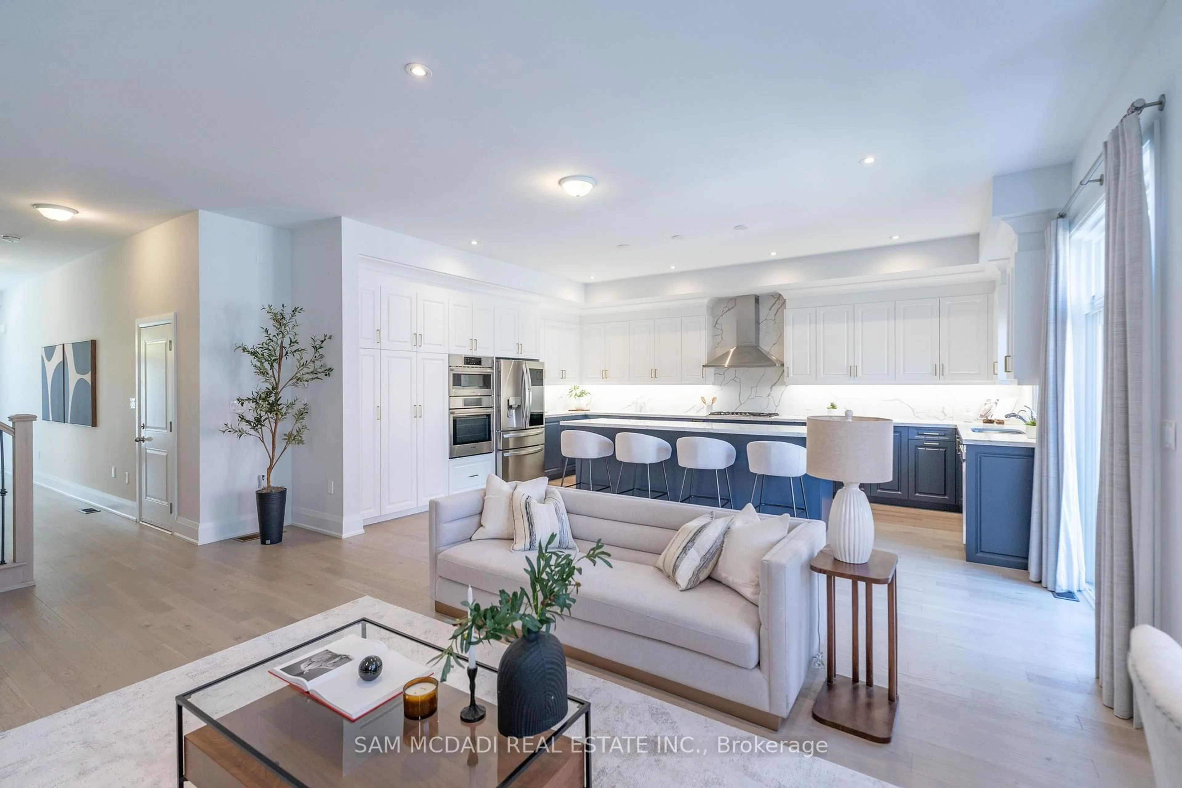 Open concept kitchen, unknown for 1949 Barbertown Rd, Mississauga Ontario L5M 2G9