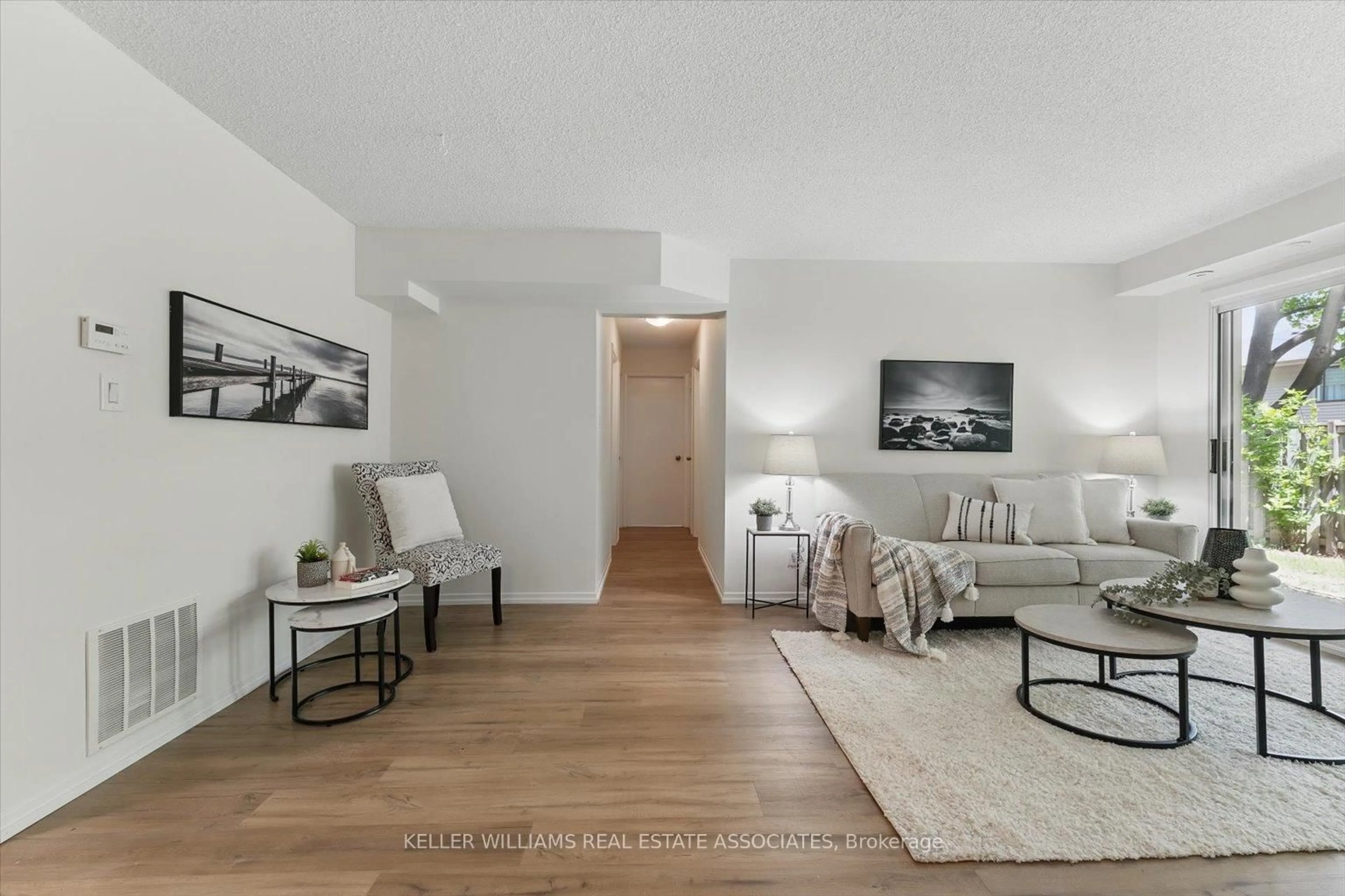Living room with furniture, unknown for 2701 Aquitaine Ave #43, Mississauga Ontario L5N 2H7