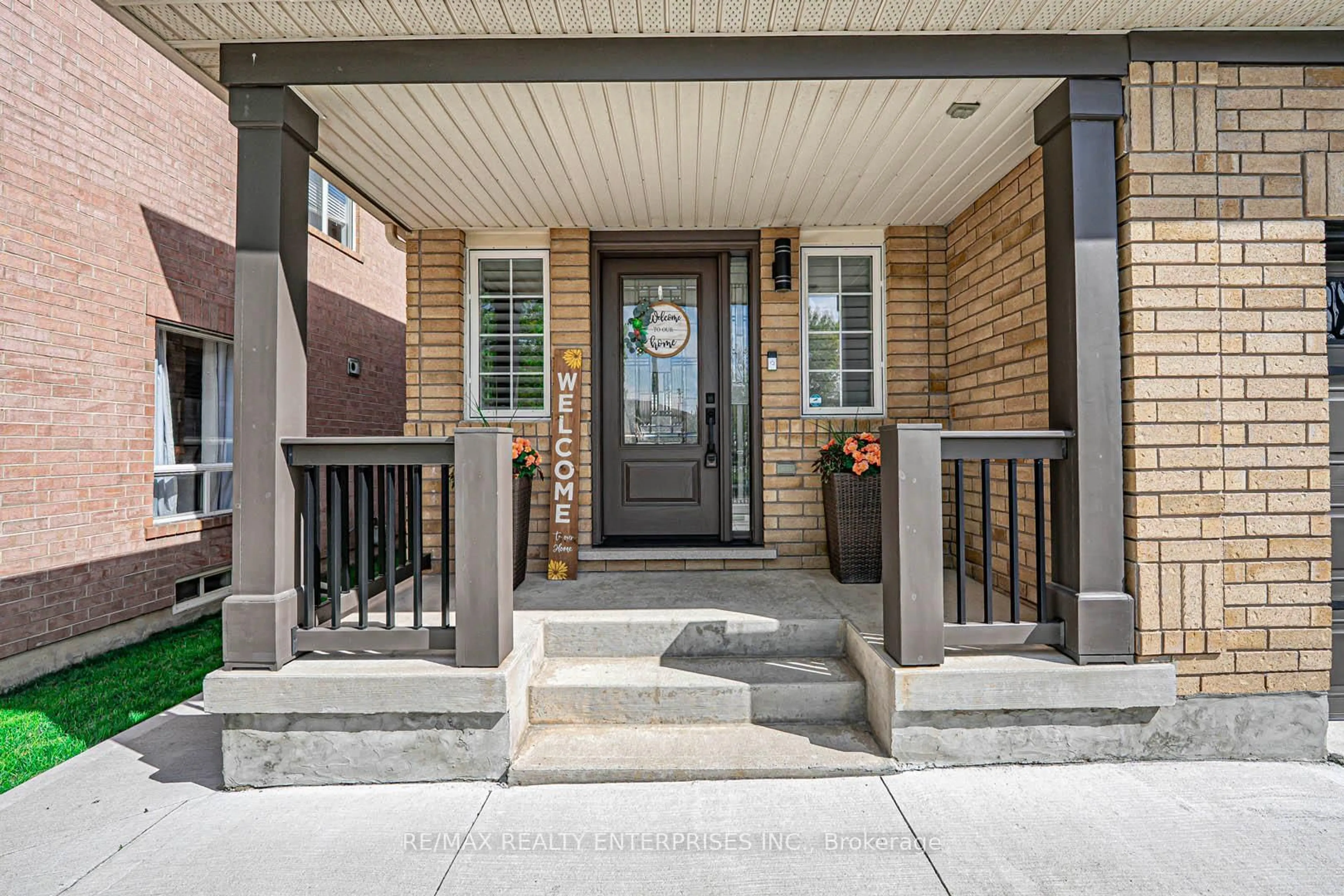 Indoor entryway for 1165 Barclay Circ, Milton Ontario L9T 5V8